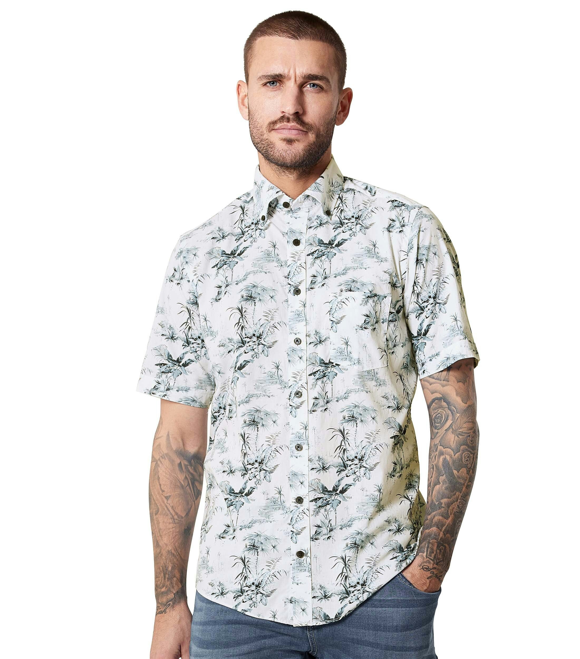 Ein Freizeithemd im Print Muster in der Farbe Mittelblau