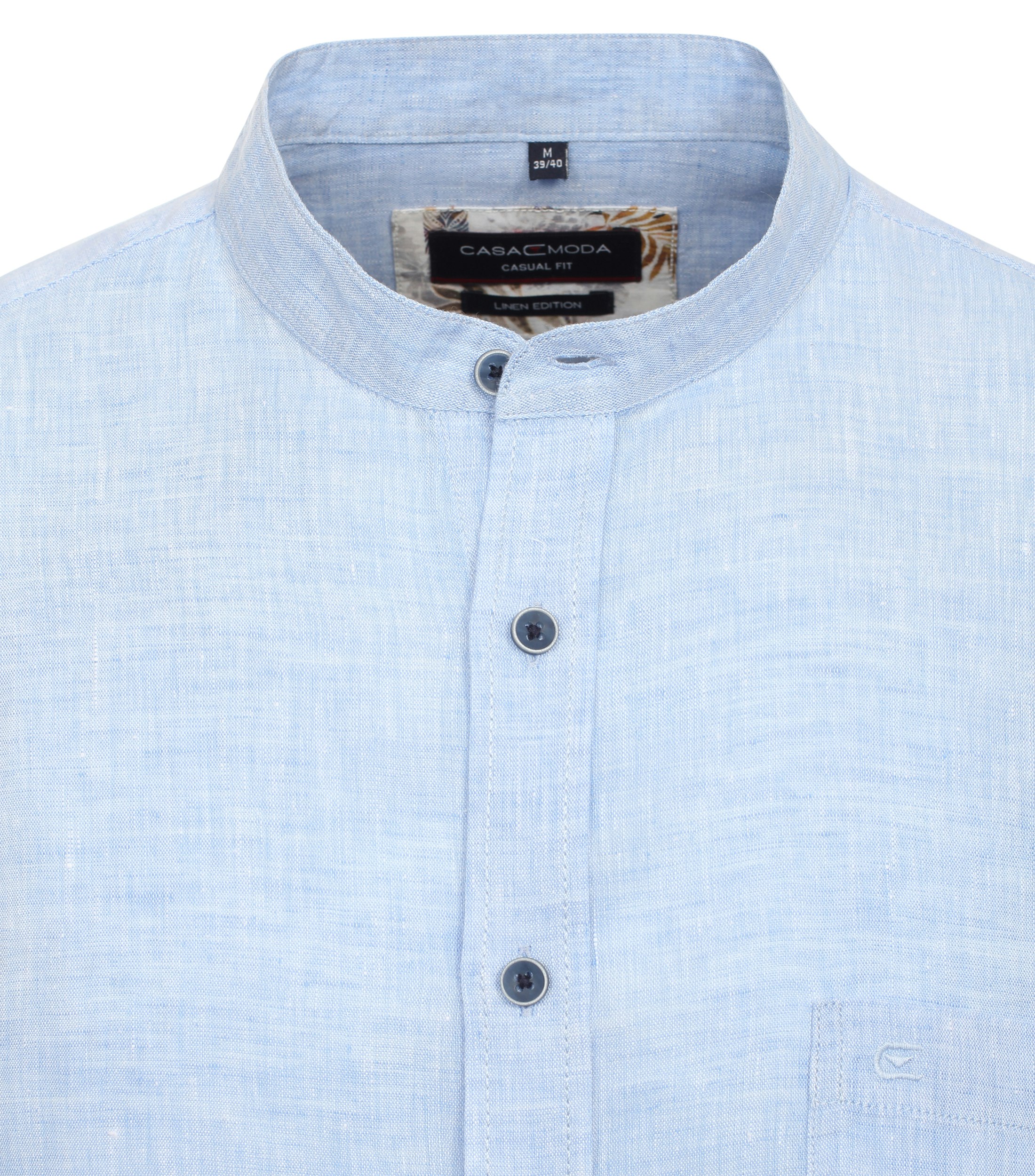 Ein Freizeithemd im uni Muster in der Farbe Hellblau