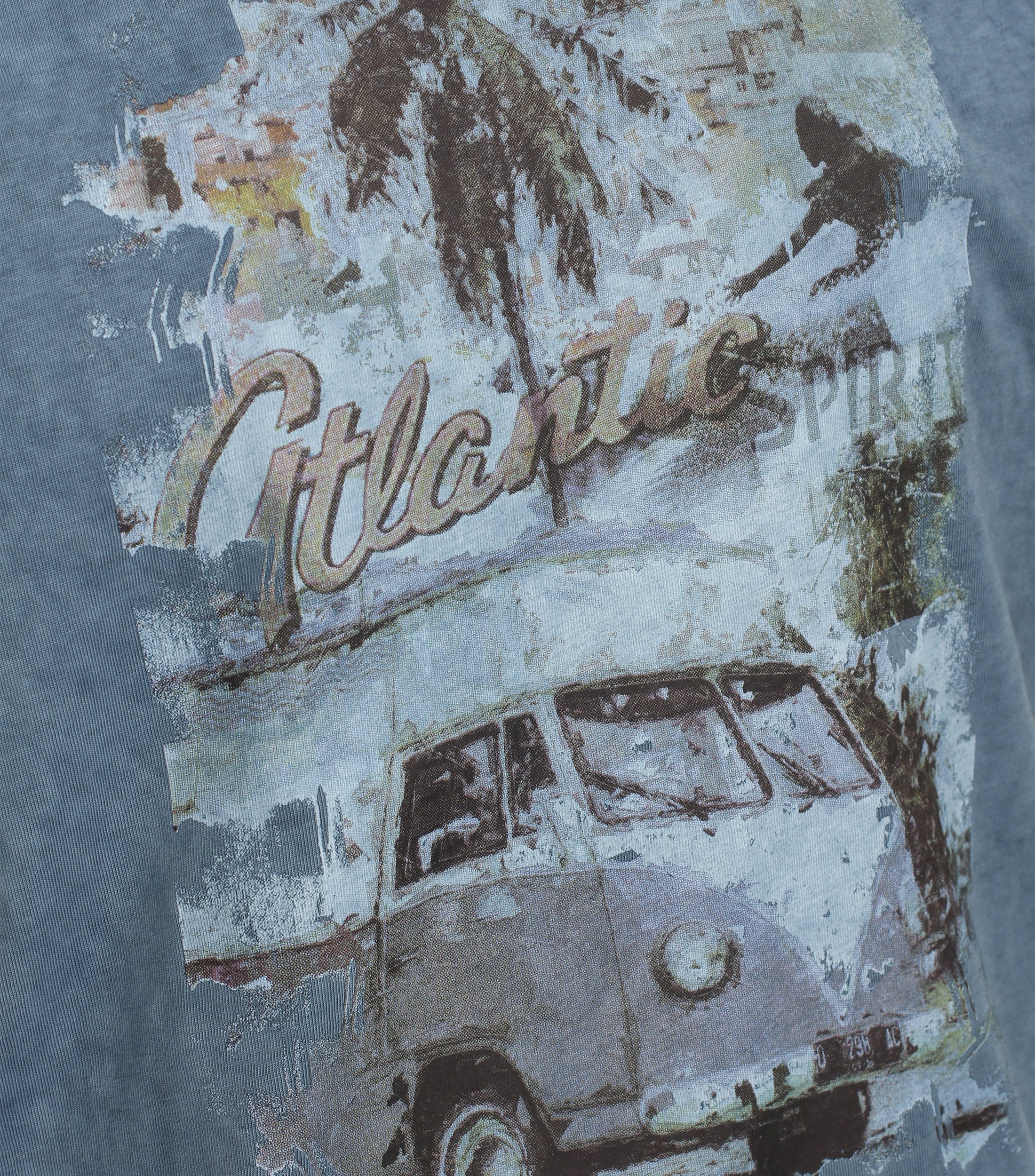 T-Shirt im unifarbenen Design in der Farbe Mittelblau
