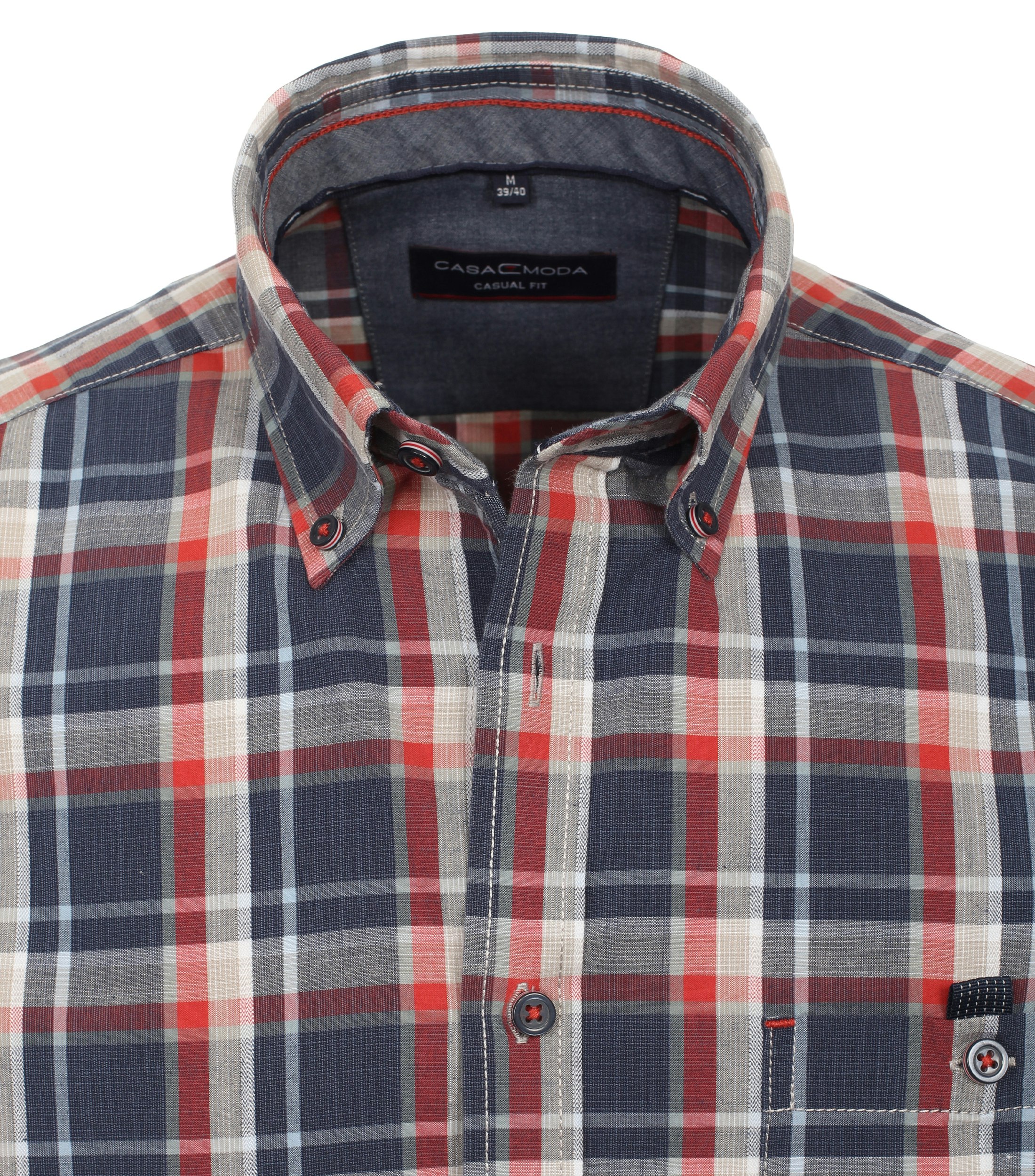 Ein Freizeithemd im kariert Muster in der Farbe Dunkelblau