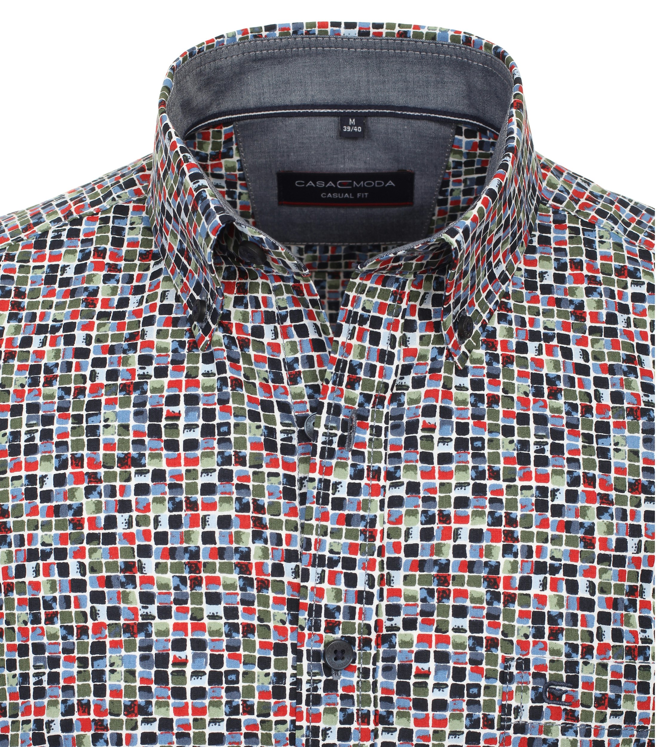 Ein Freizeithemd im Print Muster in der Farbe Rot