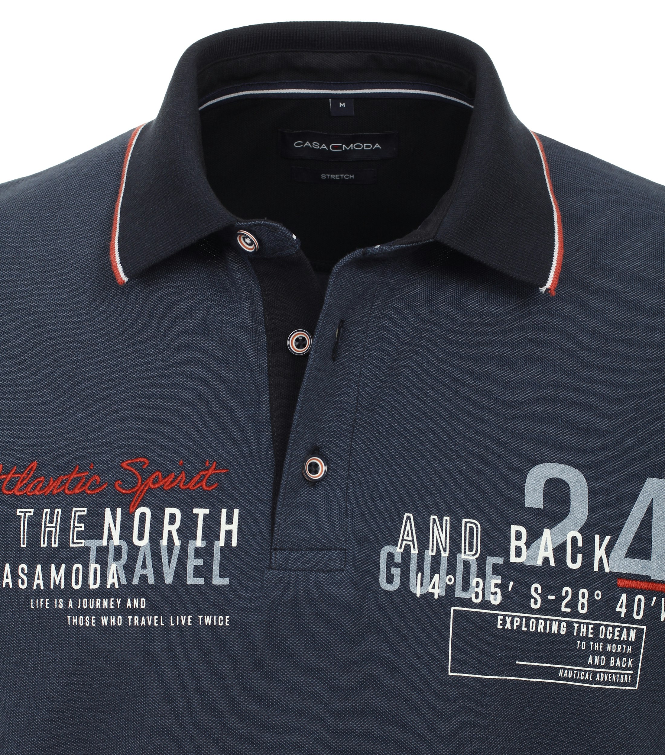 Ein Polo-Shirt im uni Muster in der Farbe Dunkelblau