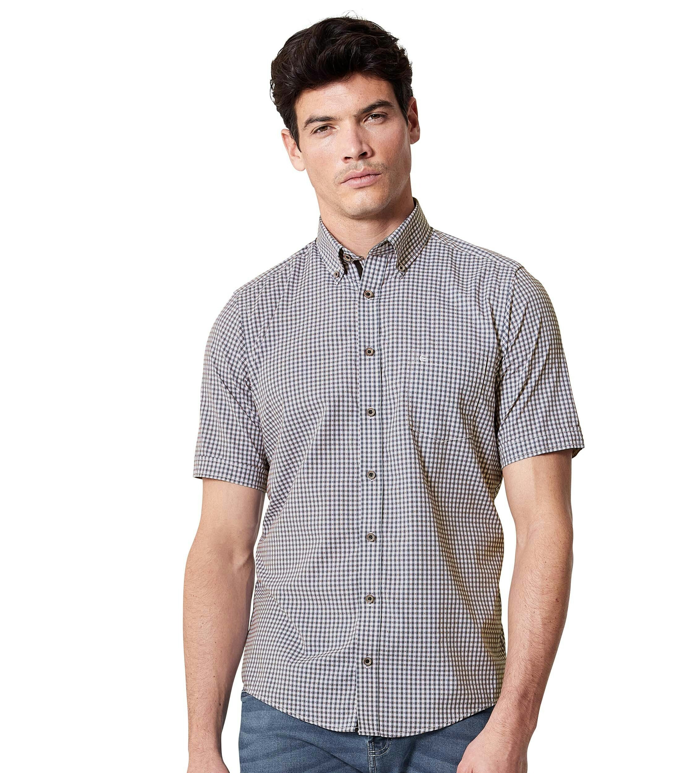 Ein Freizeithemd im kariert Muster in der Farbe Hellrot