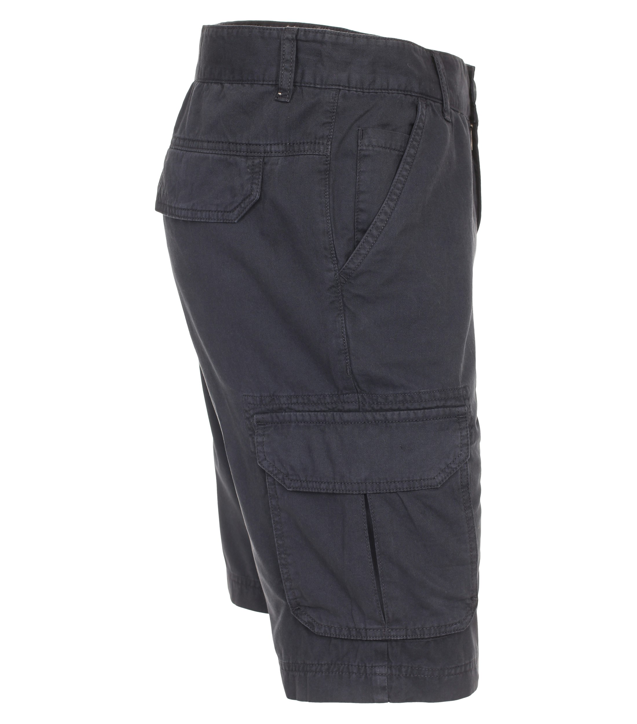 Eine Shorts im uni Muster in der Farbe Dunkelblau