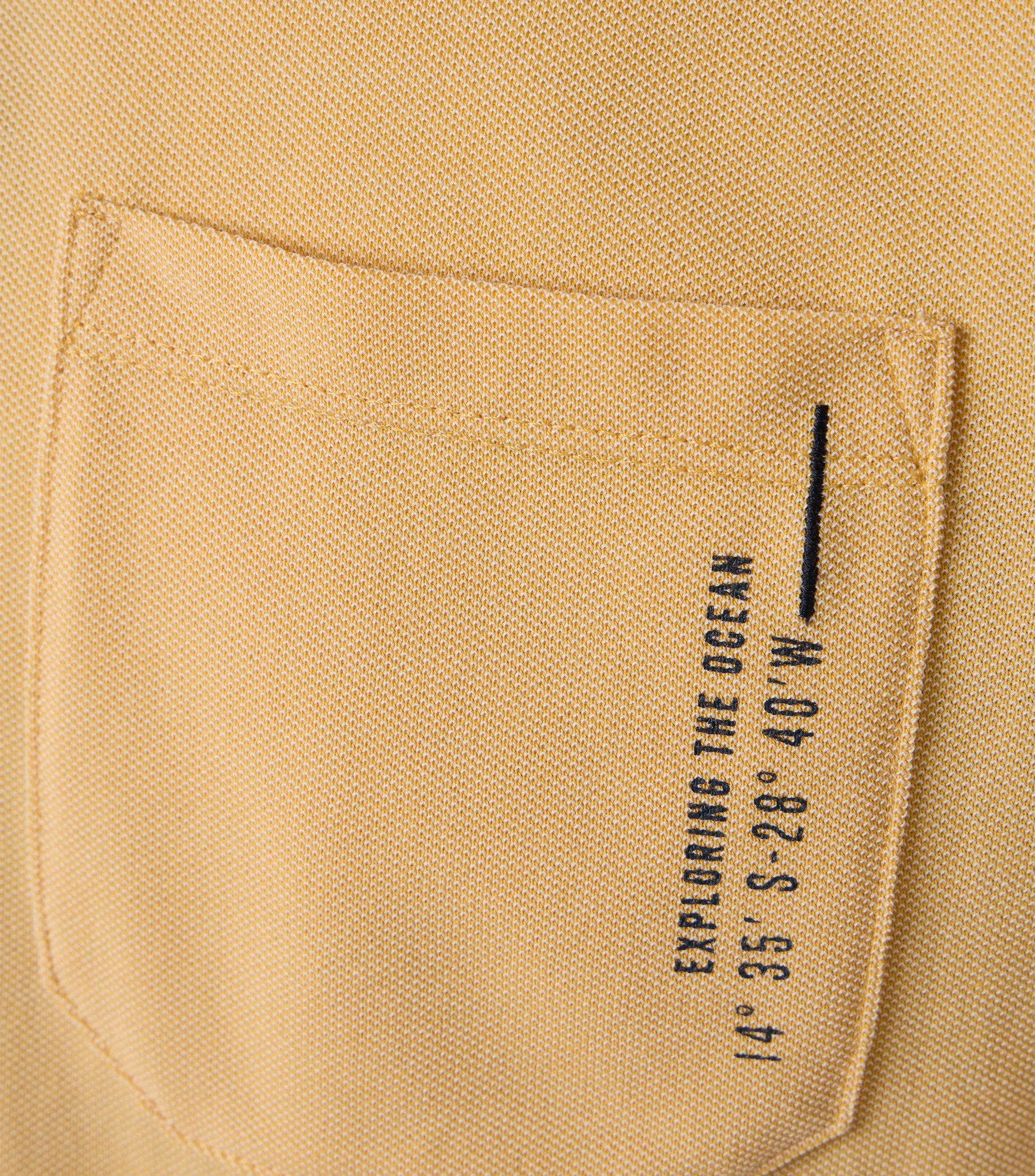 Polo-Shirt im unifarbenen Design in der Farbe Hellgelb