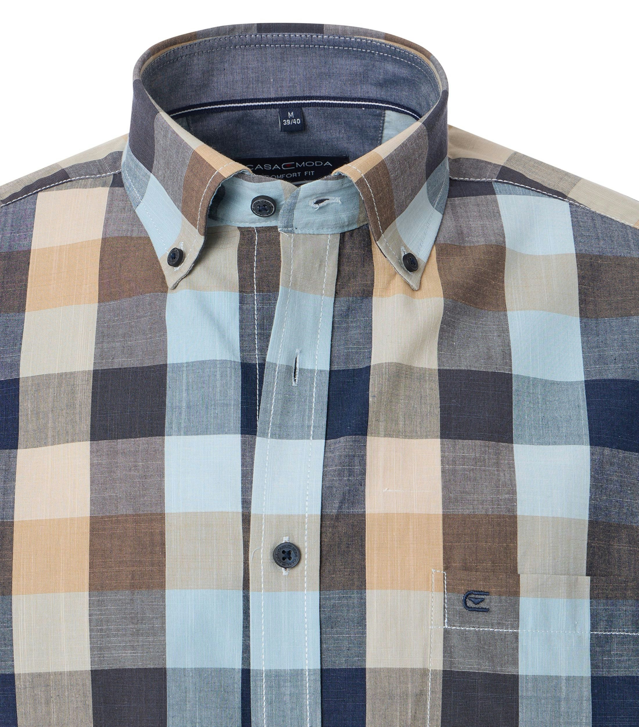 Ein Freizeithemd im kariert Muster in der Farbe Mittelblau