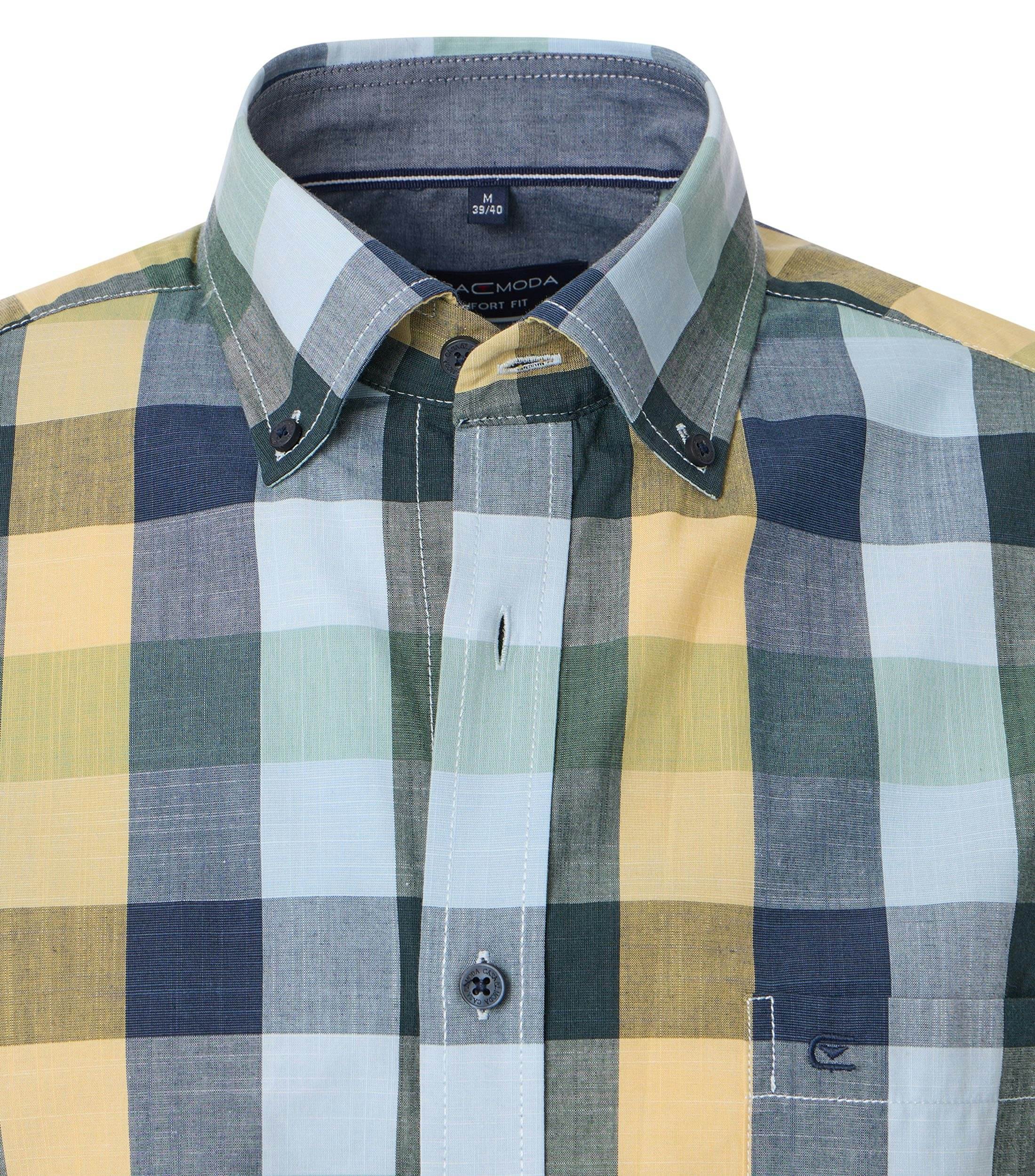 Ein Freizeithemd im kariert Muster in der Farbe Gelb