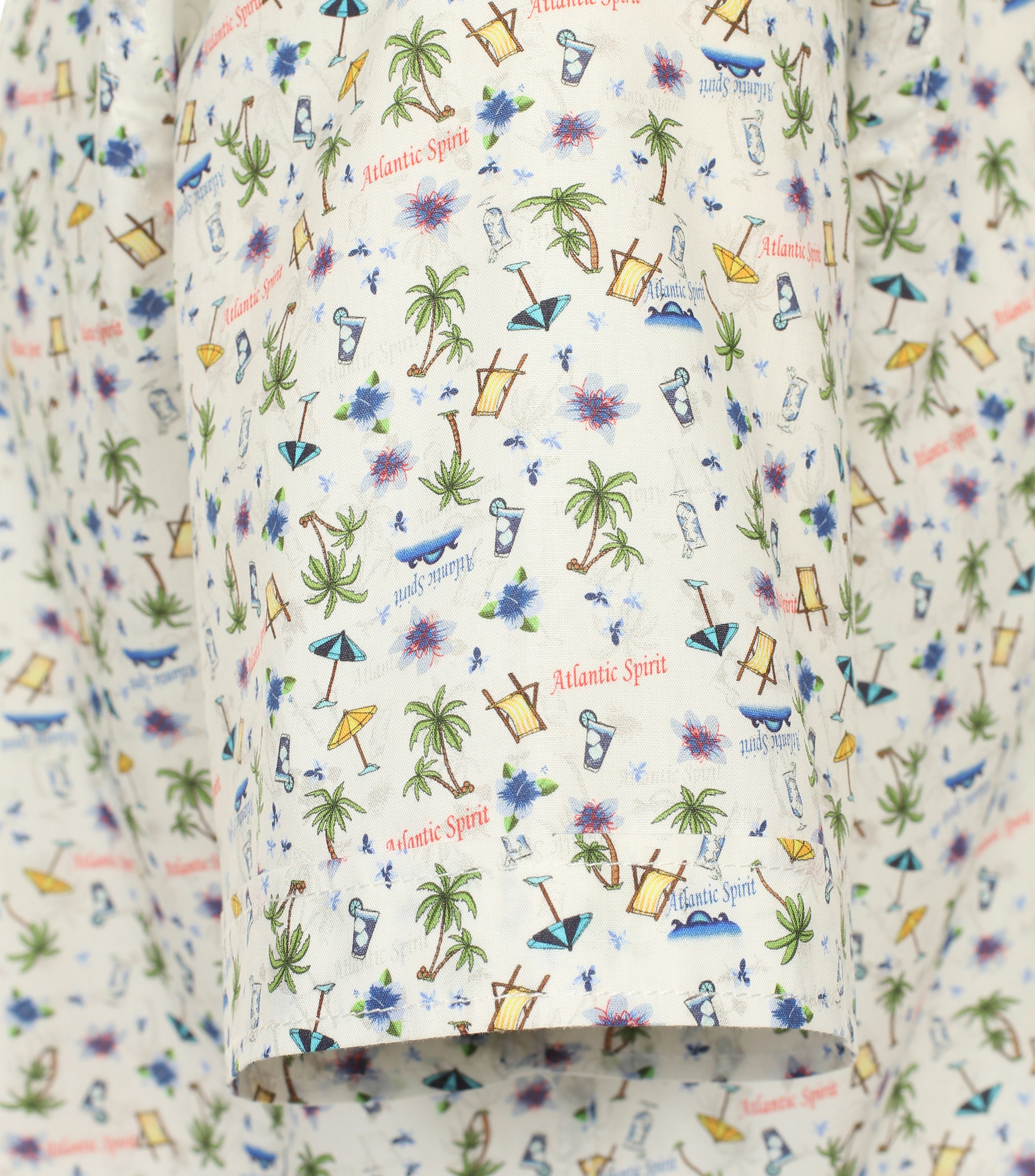 Ein Freizeithemd im Print Muster in der Farbe Mittelblau