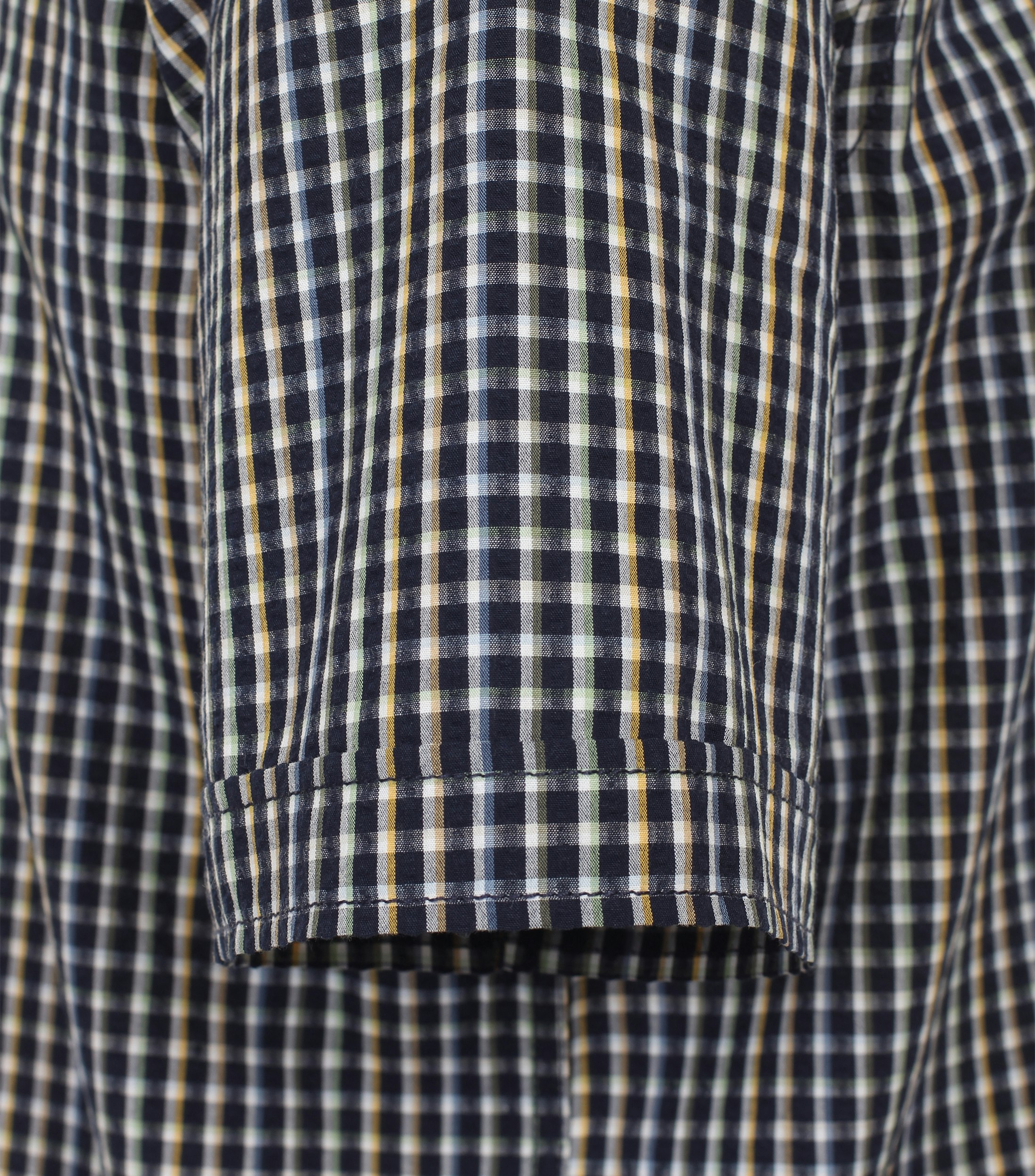 Ein Freizeithemd im kariert Muster in der Farbe Dunkelblau