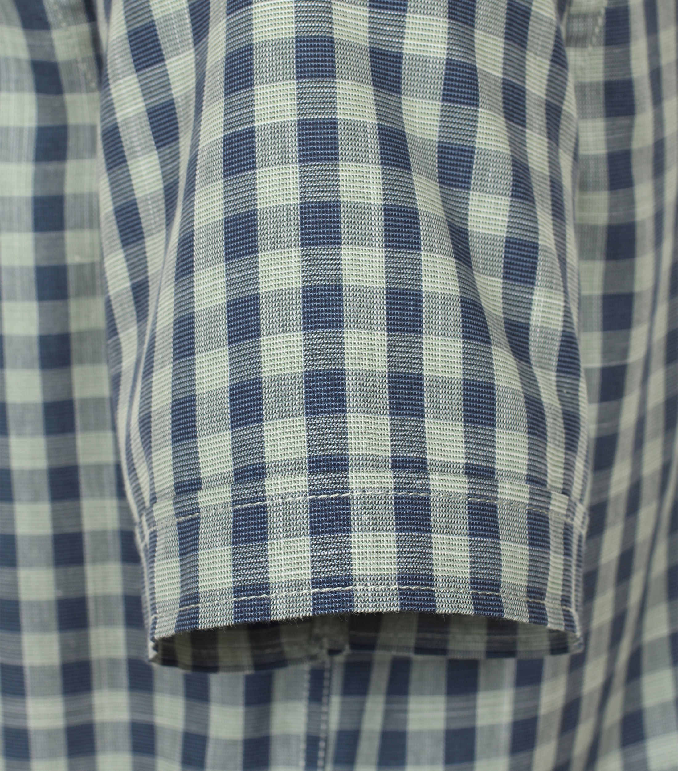 Ein Freizeithemd im kariert Muster in der Farbe Hellgrün