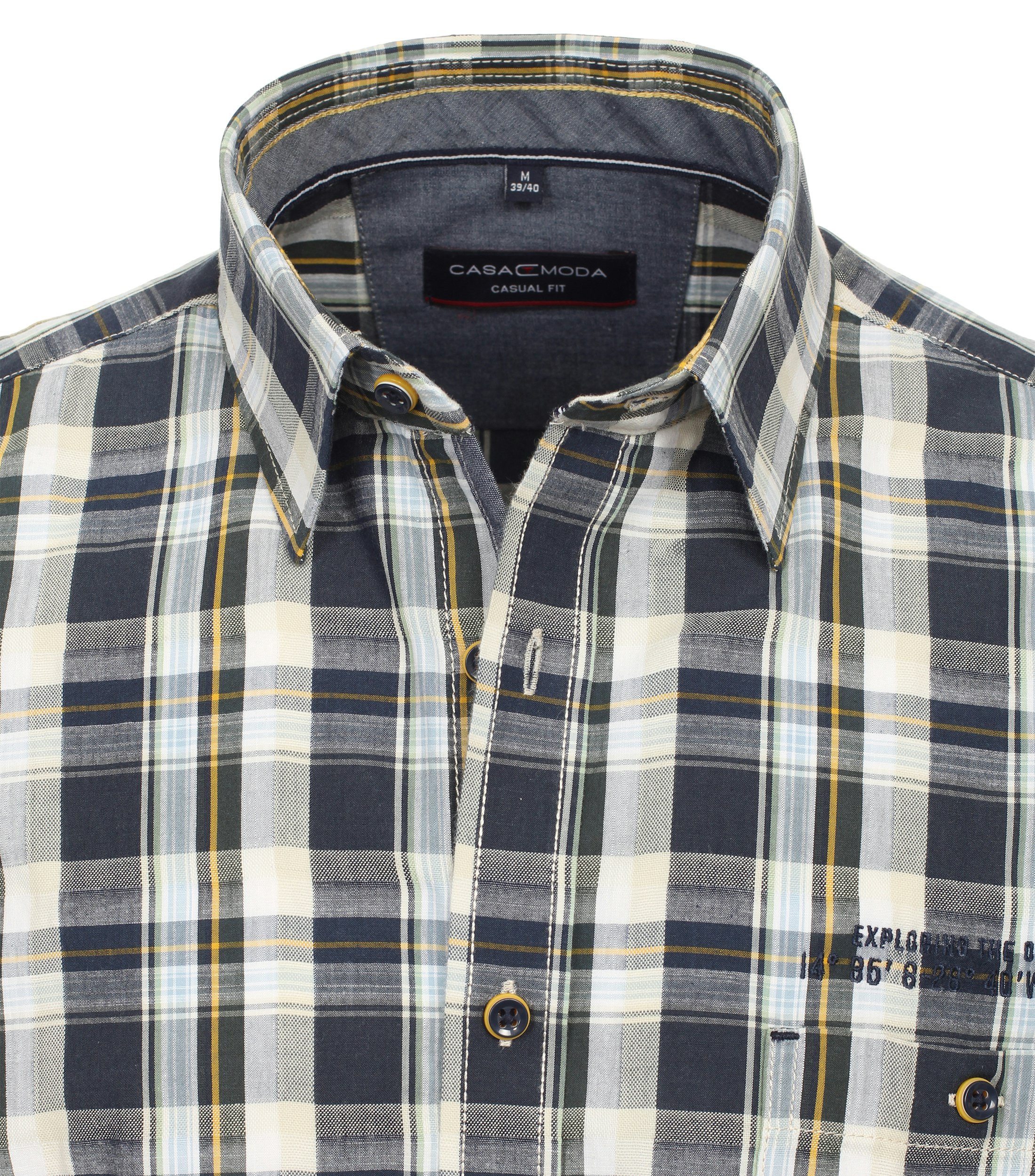 Ein Freizeithemd im kariert Muster in der Farbe Dunkelblau