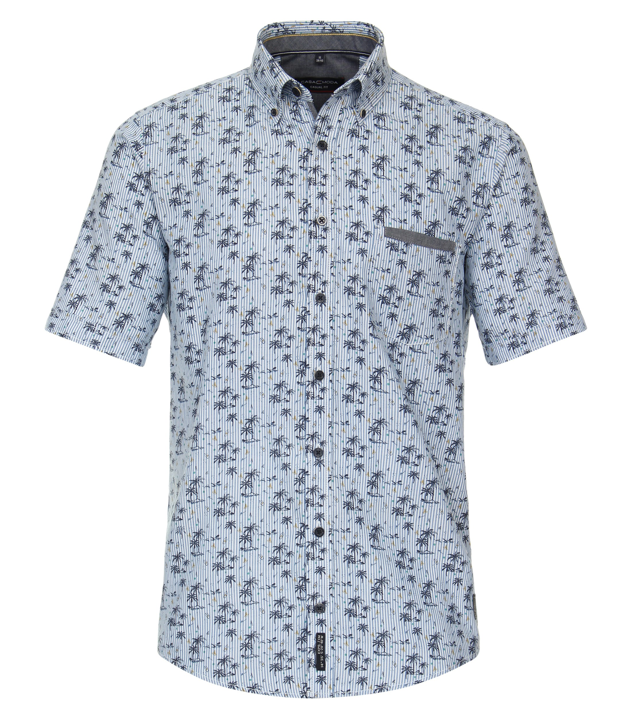 Ein Freizeithemd im gestreift Muster in der Farbe Hellblau