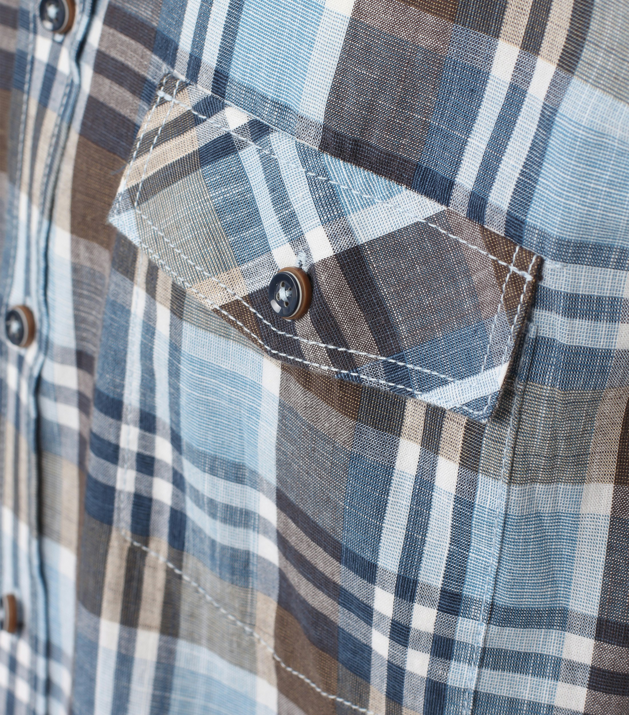 Ein Freizeithemd im kariert Muster in der Farbe Mittelblau