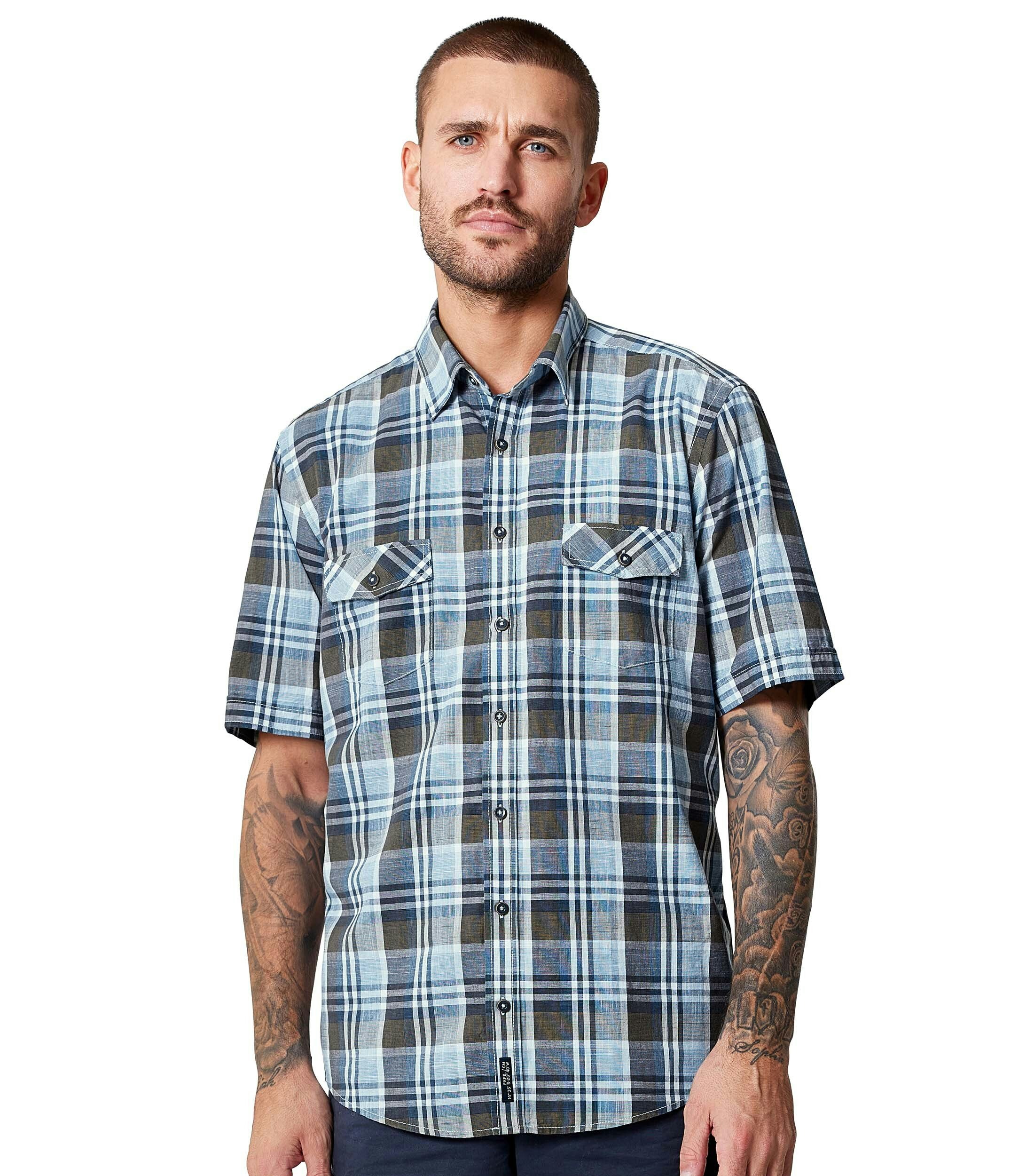 Ein Freizeithemd im kariert Muster in der Farbe Mittelblau