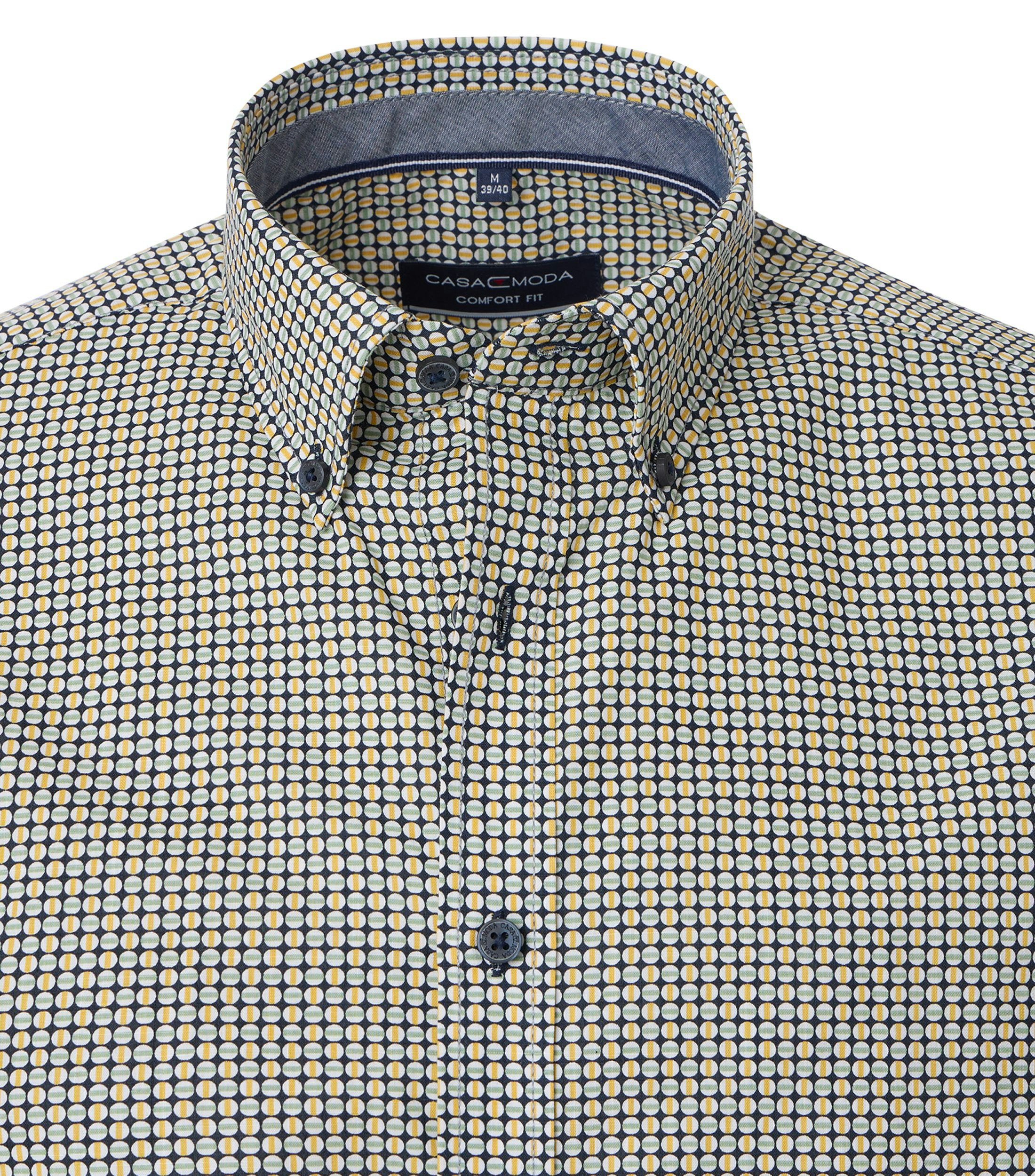 Ein Freizeithemd im Print Muster in der Farbe Dunkelblau