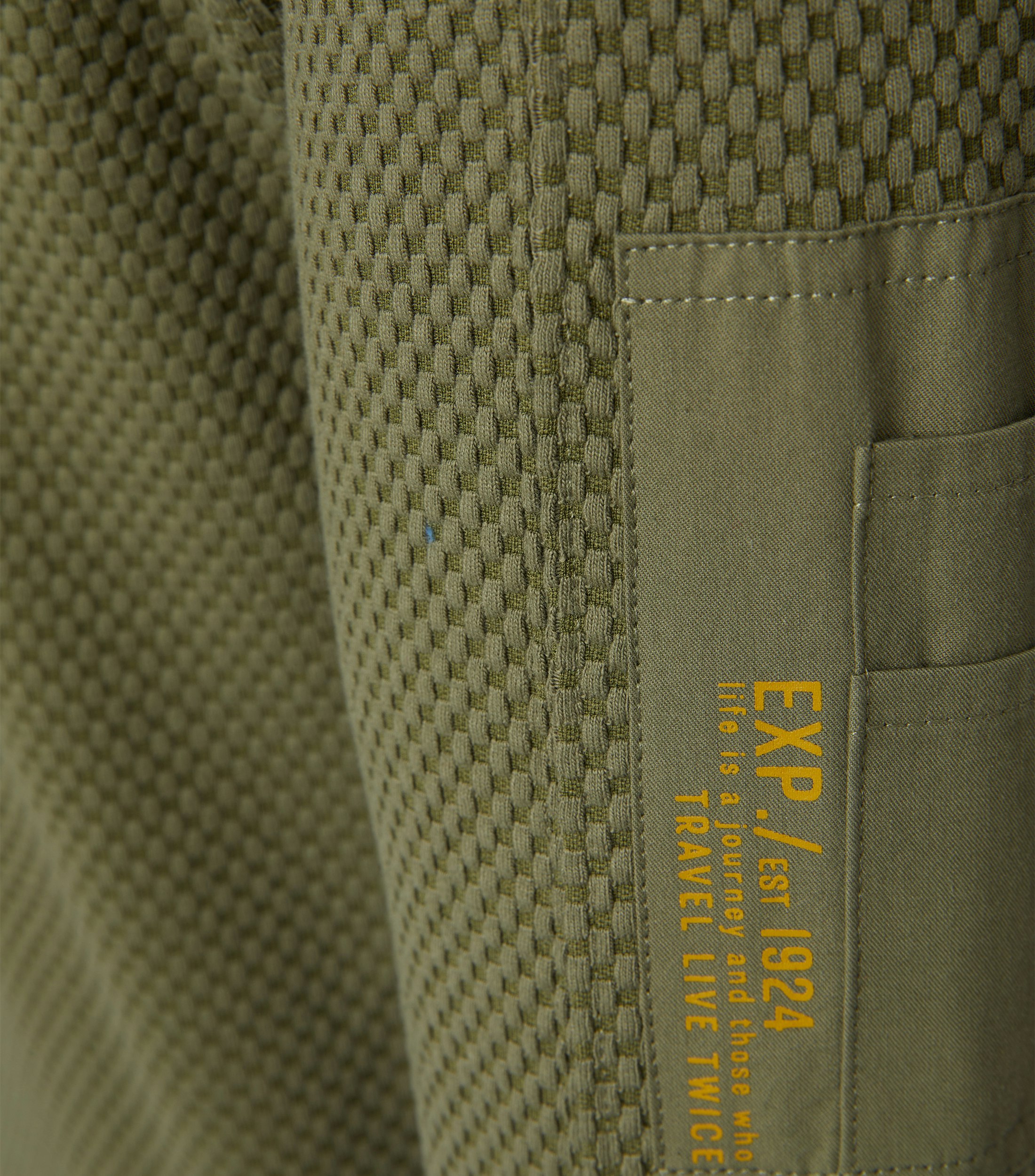 Ein Sweatshirt im uni Muster in der Farbe Grün