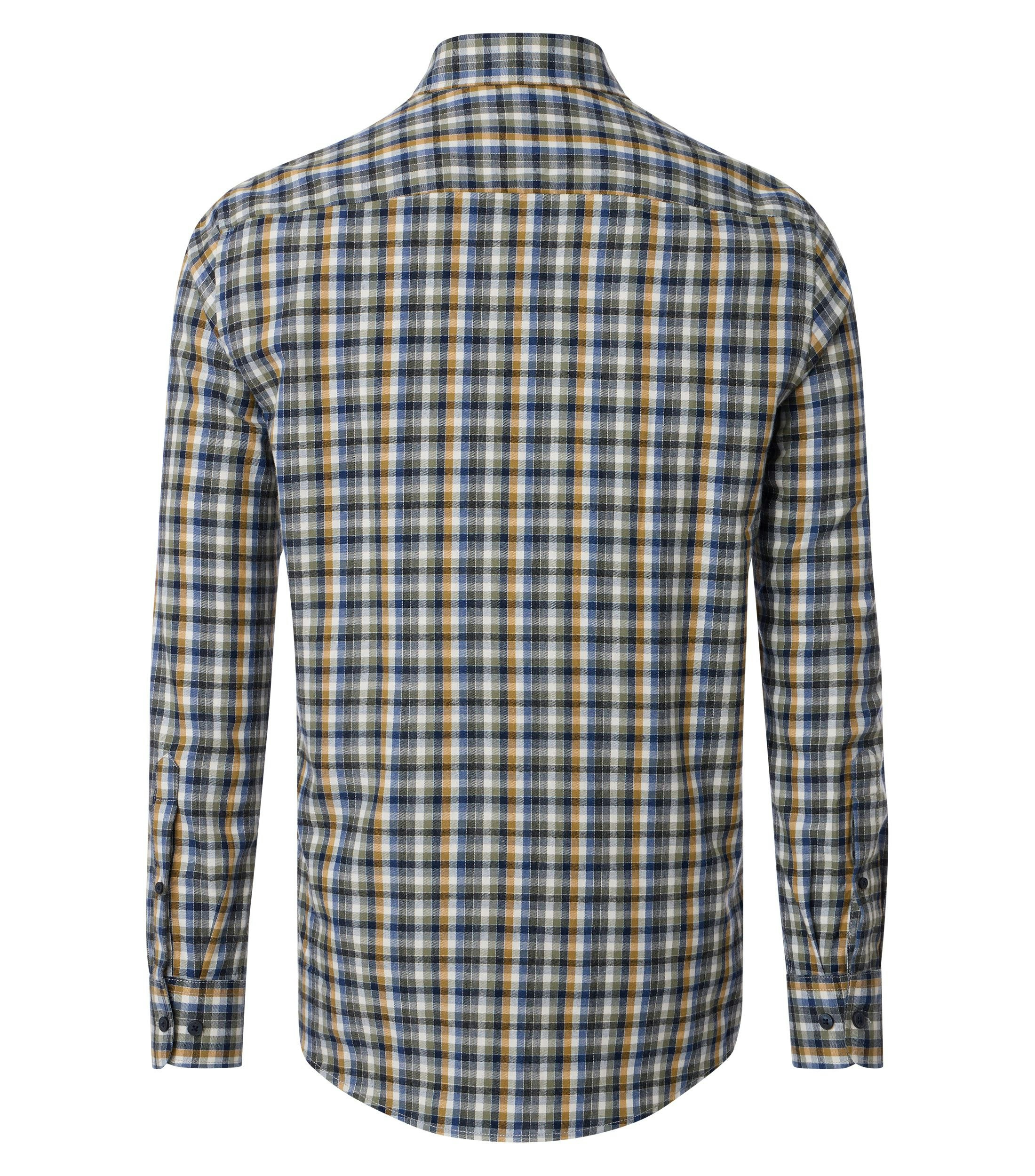 Das Model trägt ein Freizeithemd im kariert Muster in der Farbe Grünblau