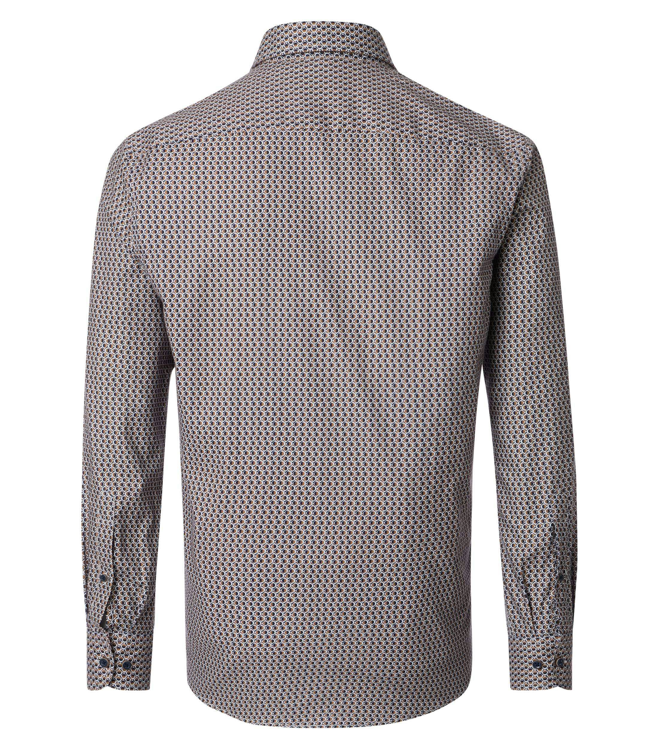 Ein Freizeithemd im Print Muster in der Farbe Orange