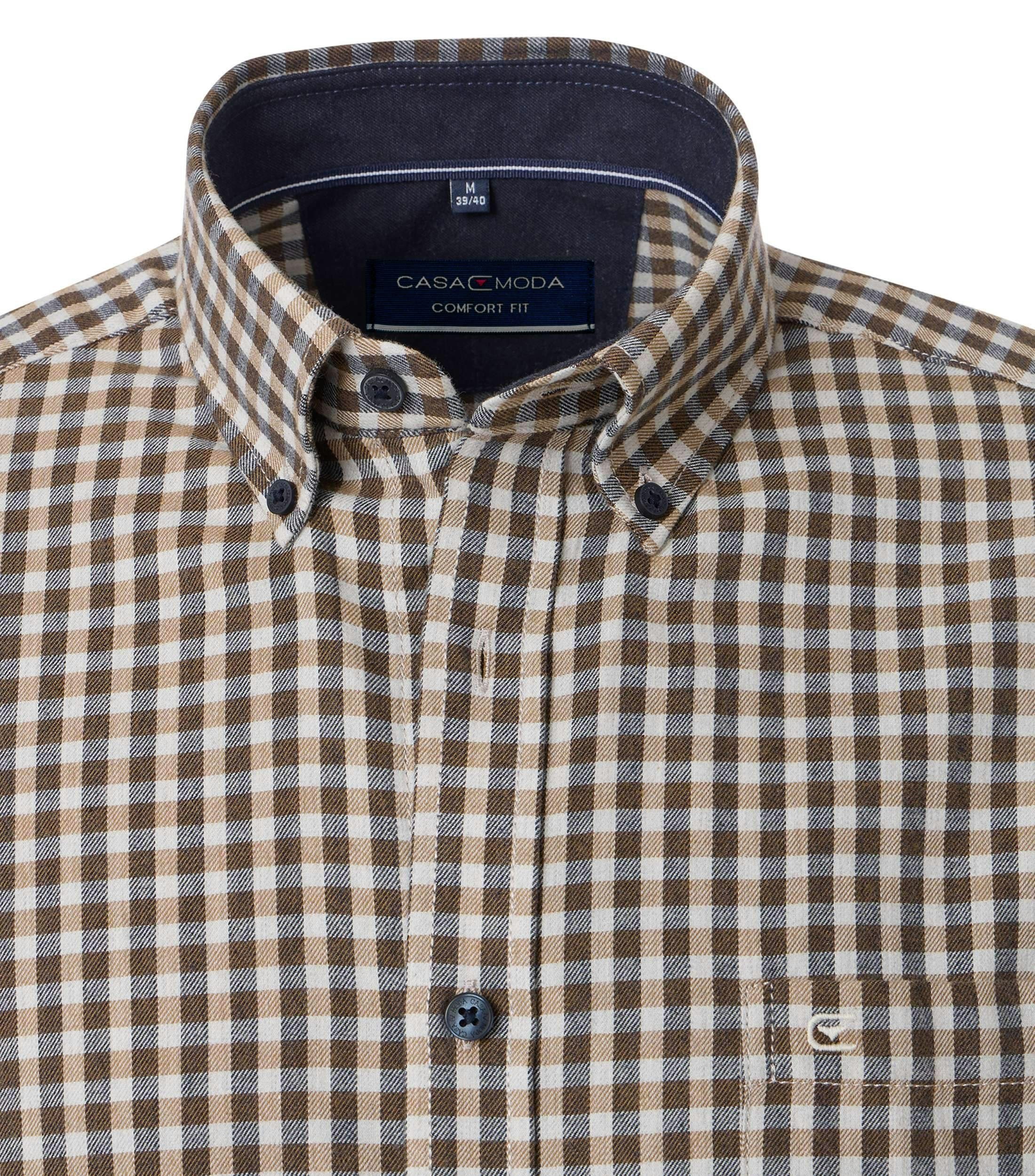 Ein Freizeithemd im kariert Muster in der Farbe Beige