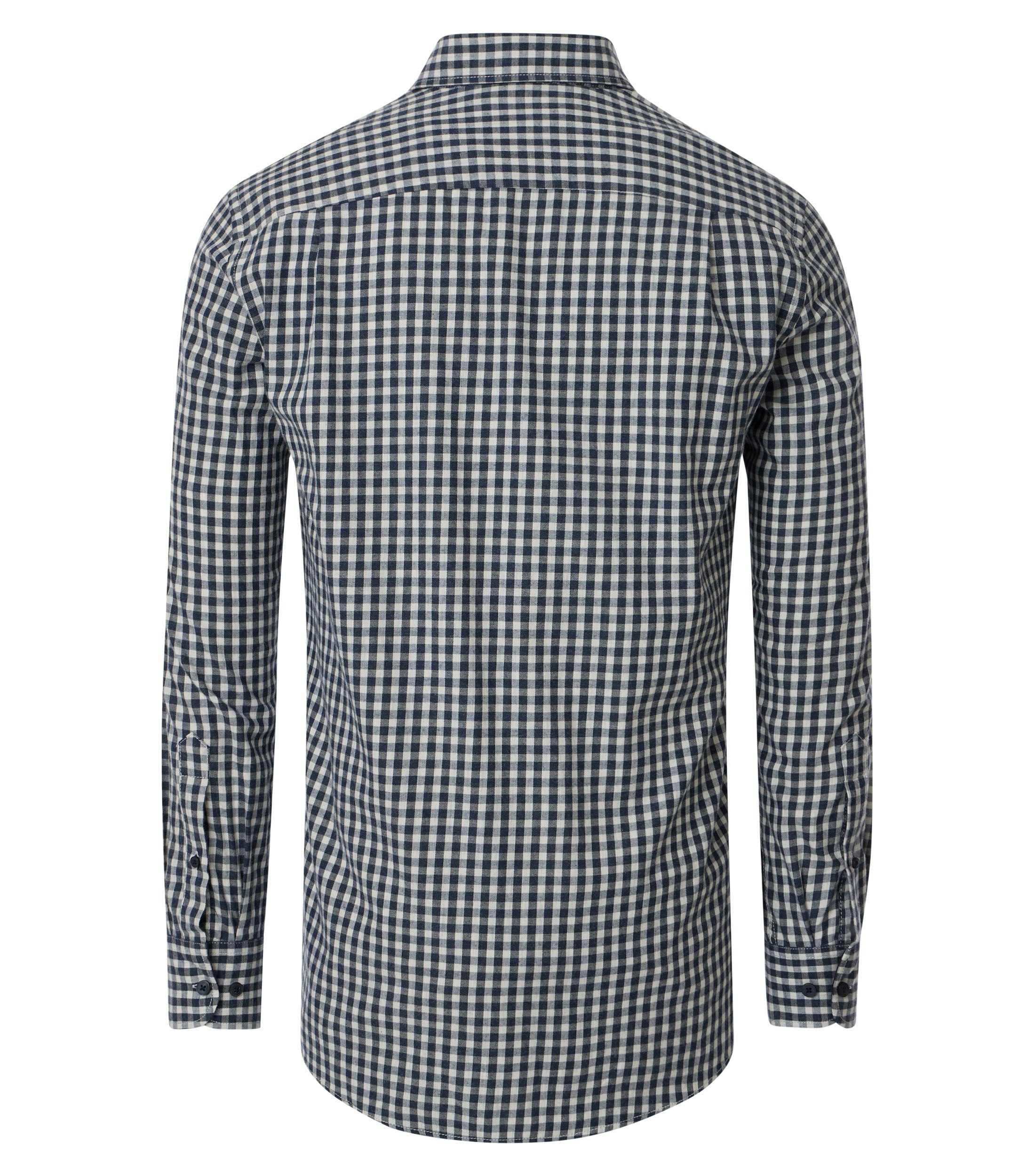 Ein Freizeithemd im kariert Muster in der Farbe Blau