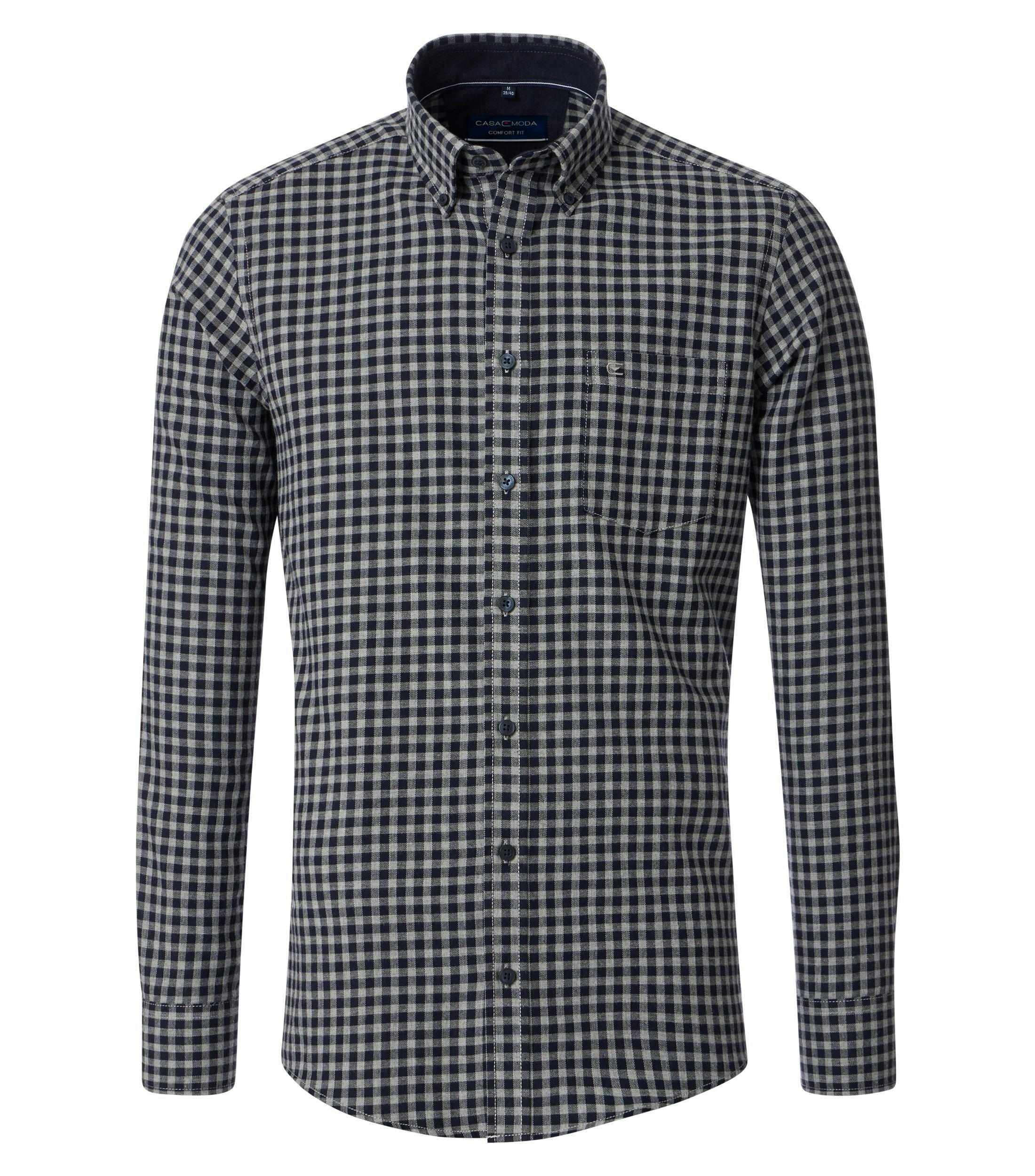 Ein Freizeithemd im kariert Muster in der Farbe Dunkelblau