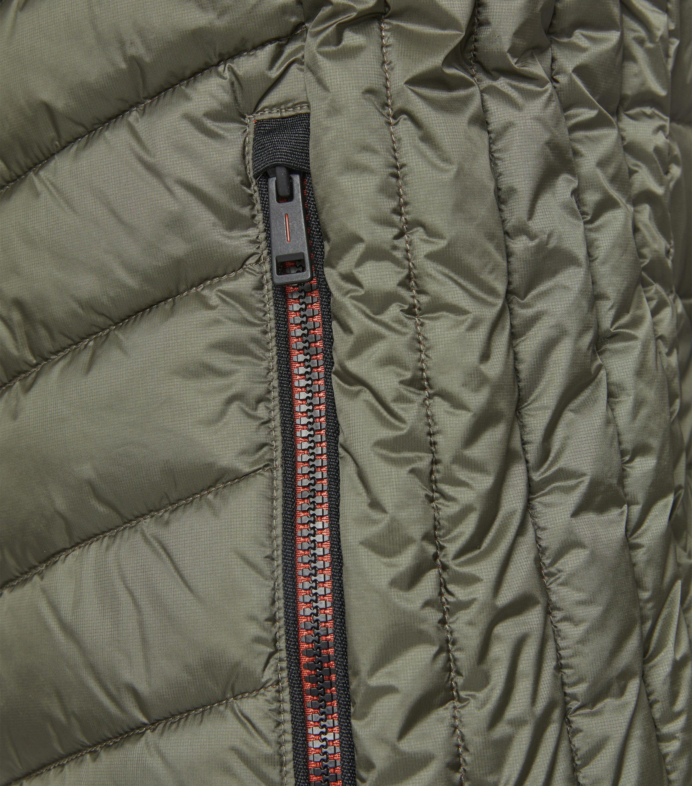 Ein Weste im uni Muster in der Farbe Dunkelgrün