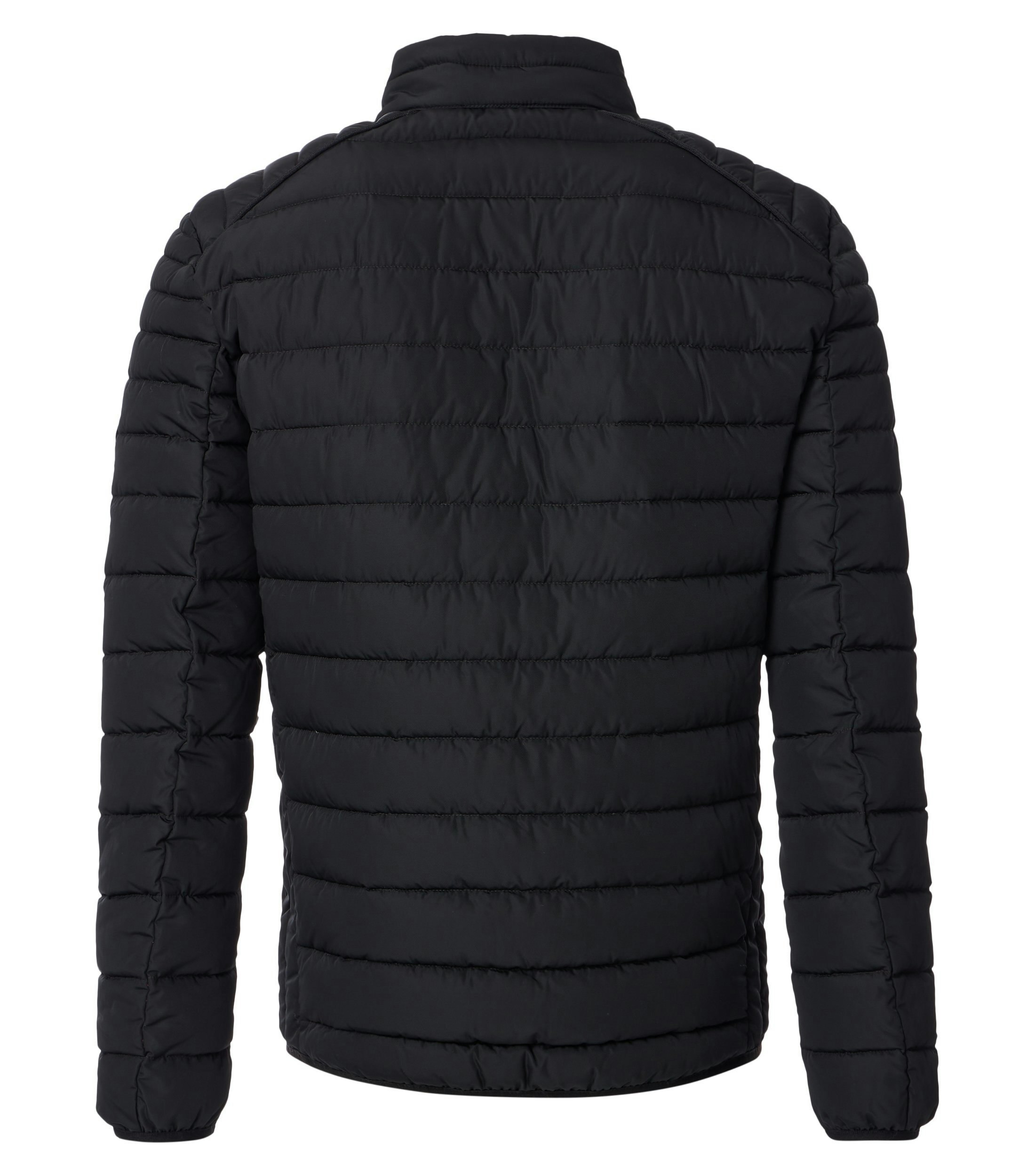 Das Model trägt eine Jacke im uni Muster in der Farbe Schwarz