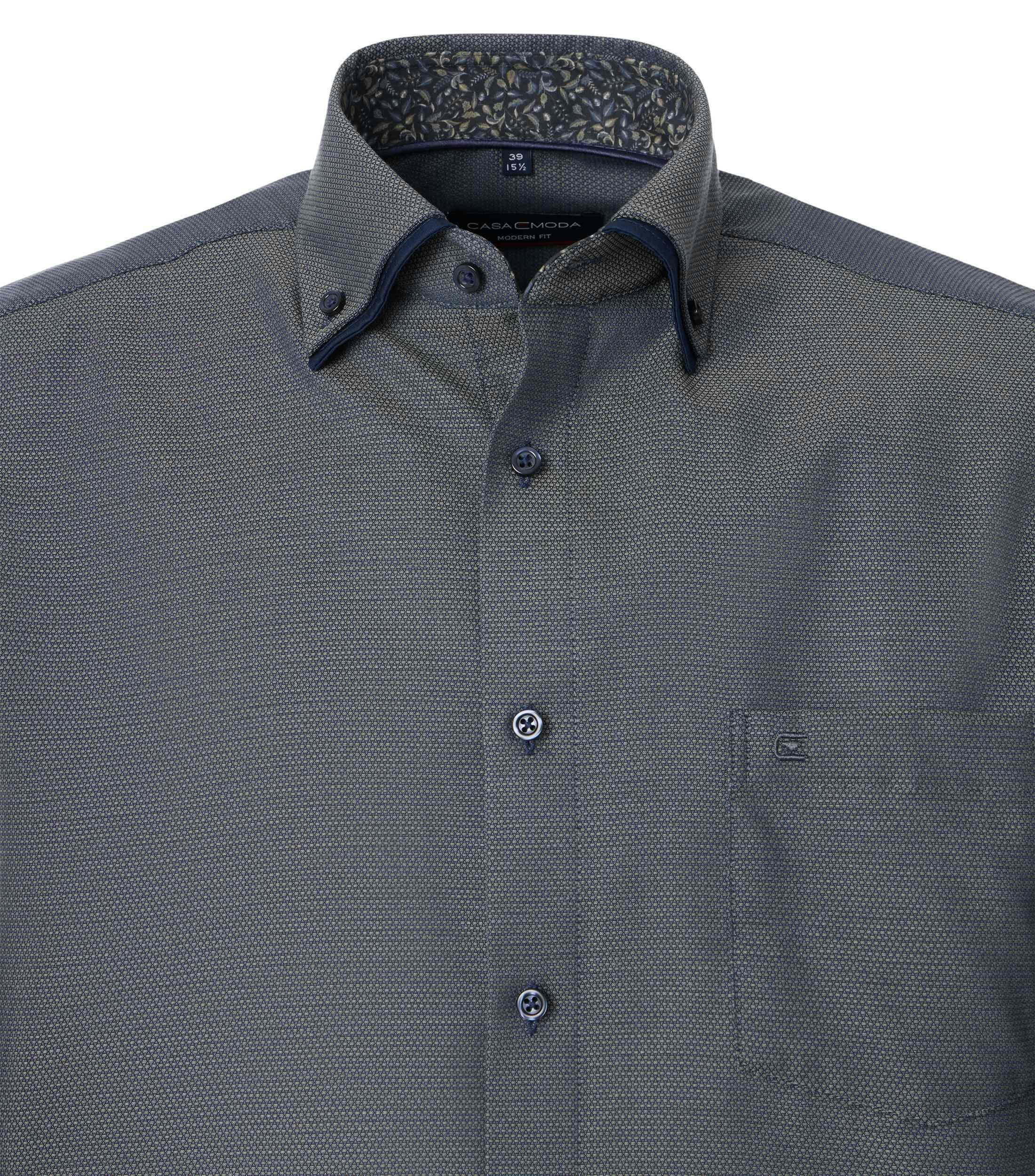 Ein Businesshemd im uni Muster in der Farbe Grün