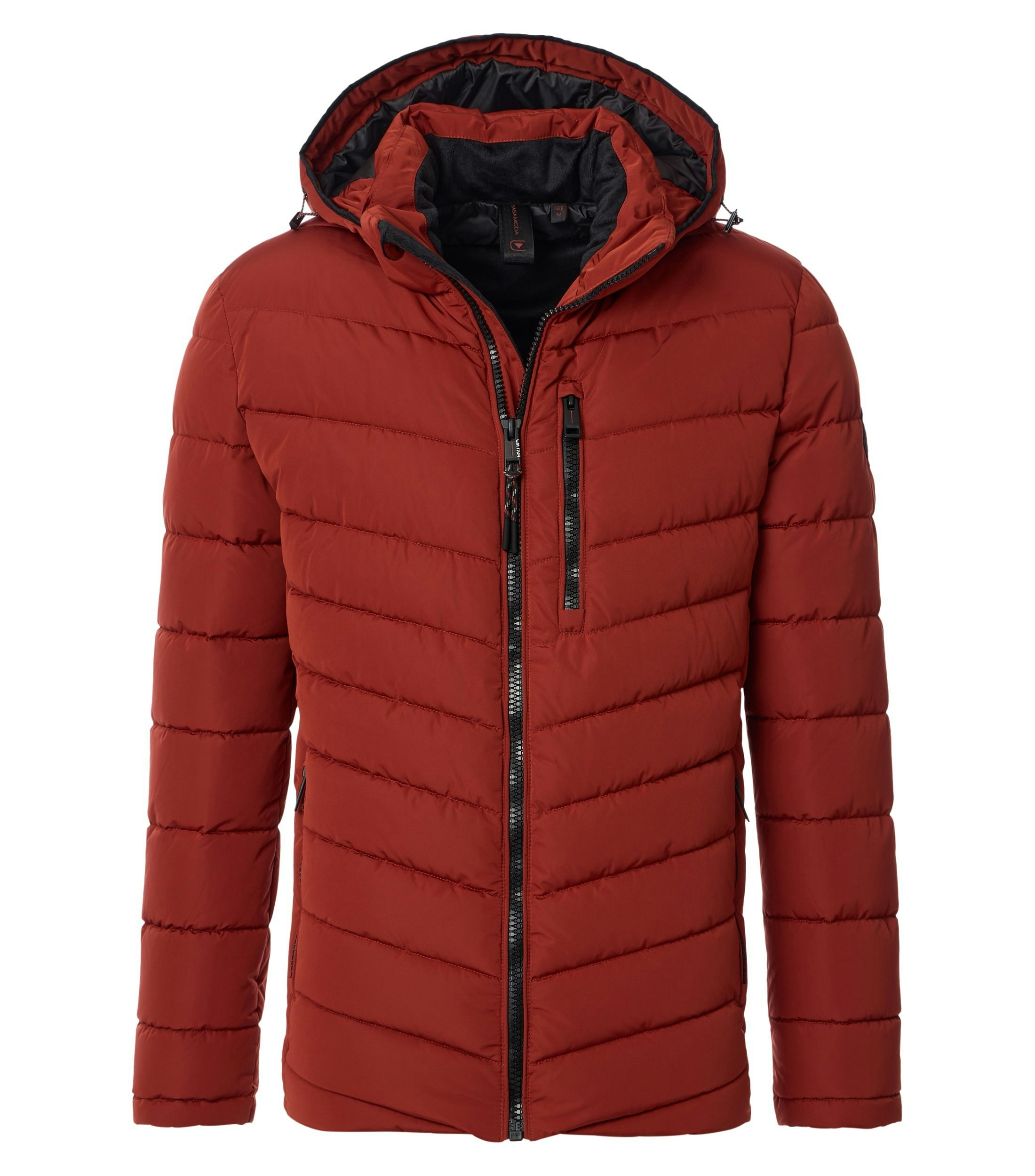 Das Model trägt eine Jacke im uni Muster in der Farbe Rot