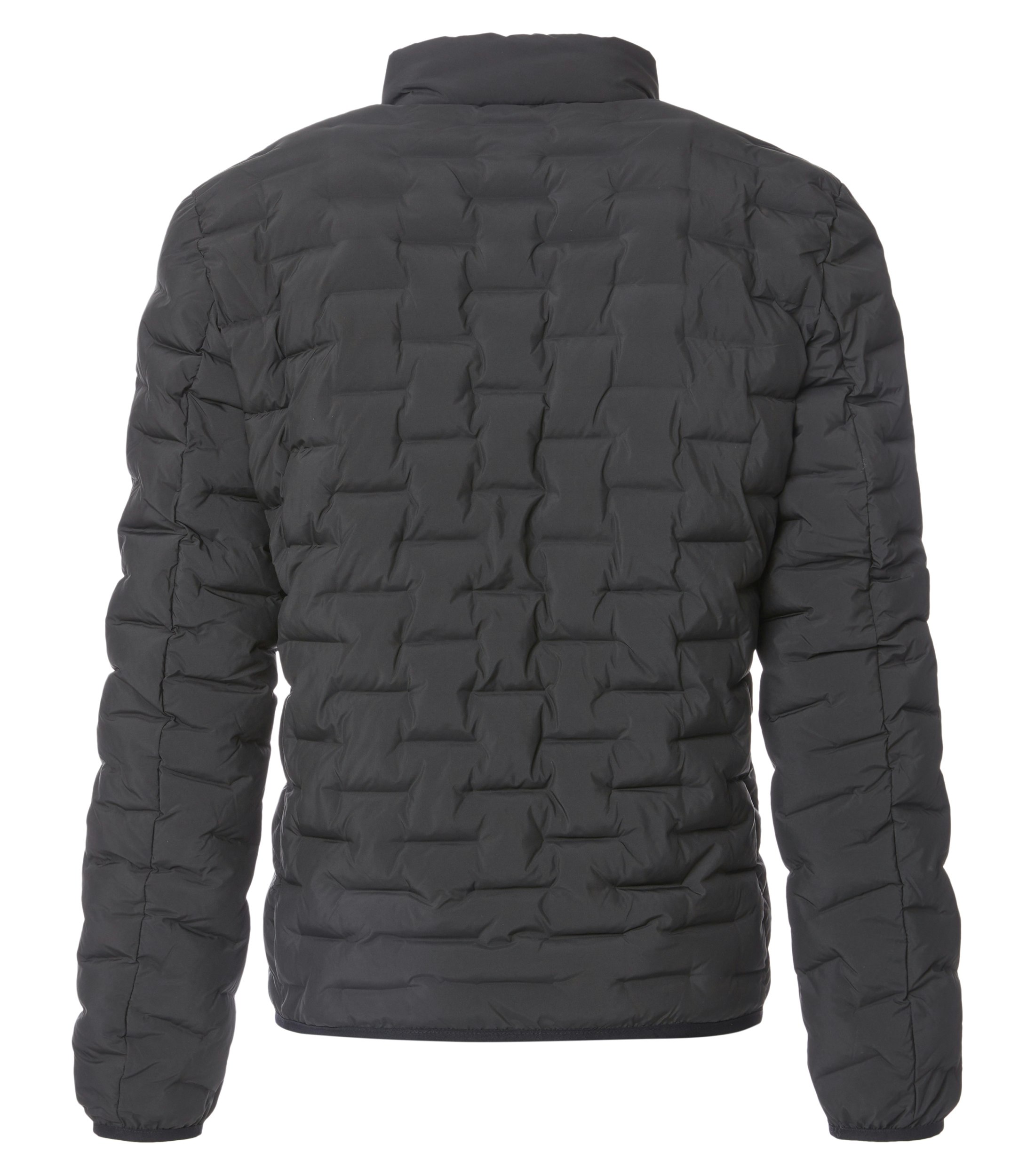 Das Model trägt eine Jacke im uni Muster in der Farbe Schwarz