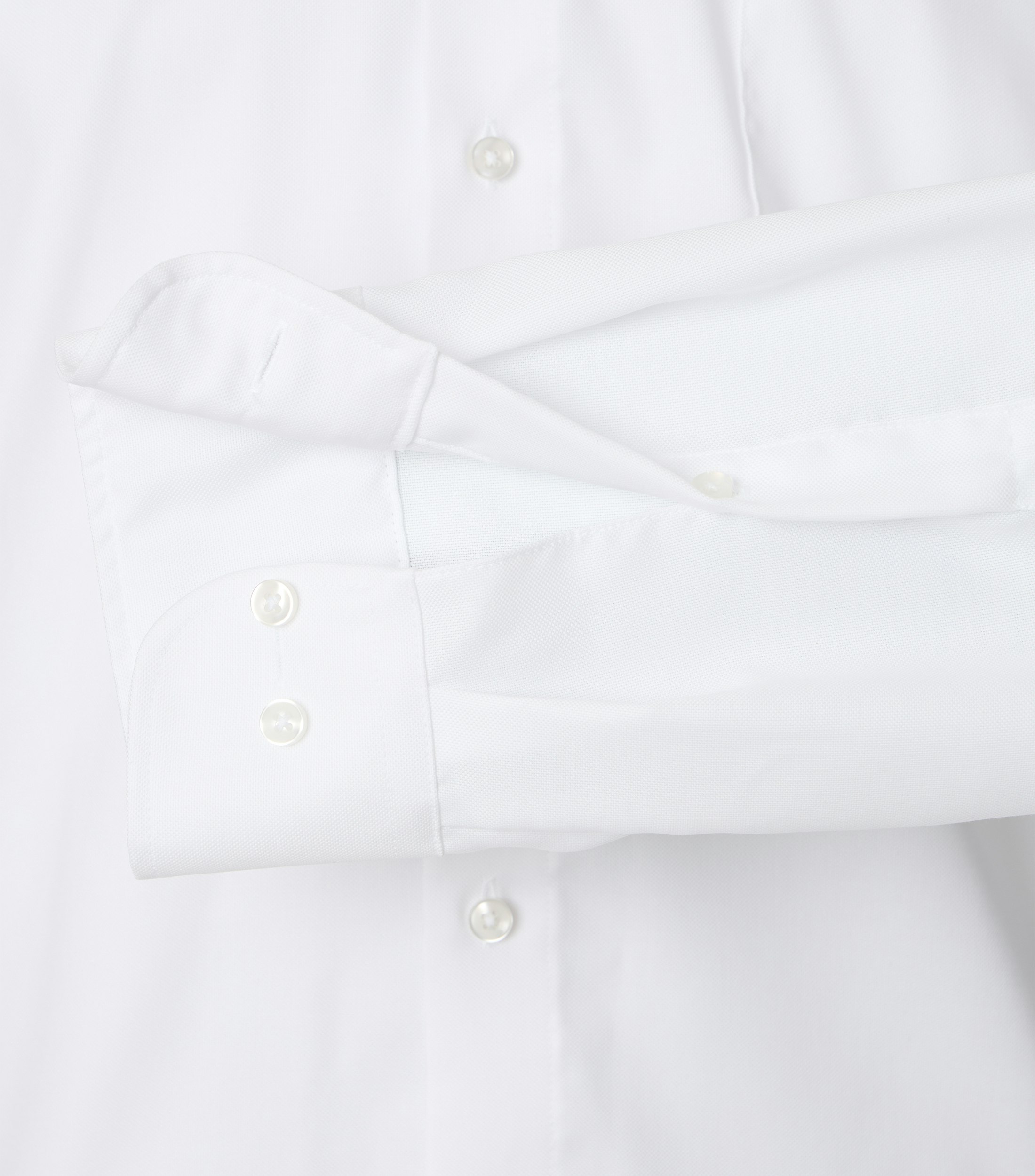 Ein Businesshemd im uni Muster in der Farbe Weiß