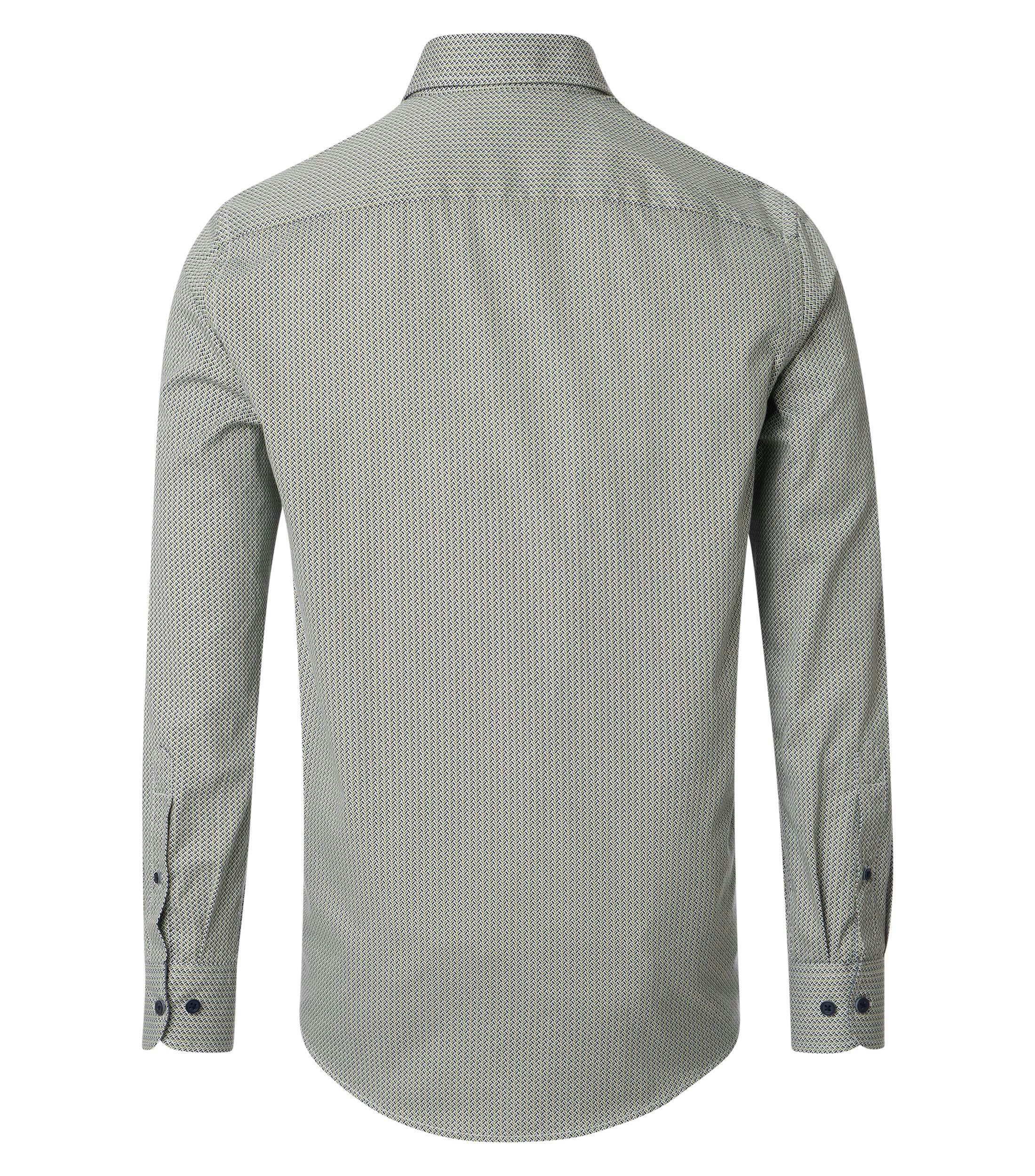 Ein Freizeithemd im Print Muster in der Farbe Grün