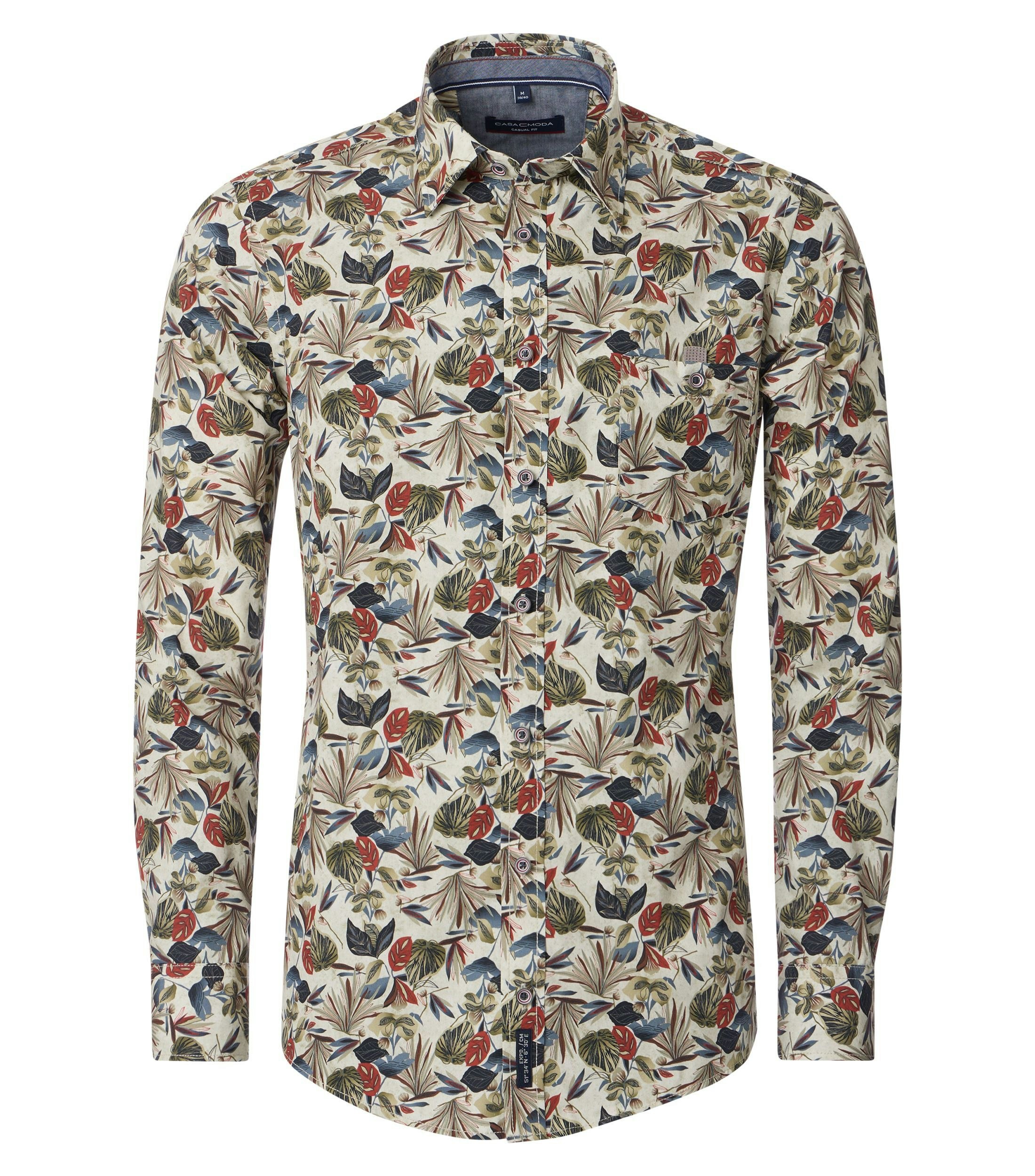 Ein Freizeithemd im Print Muster in der Farbe Rot
