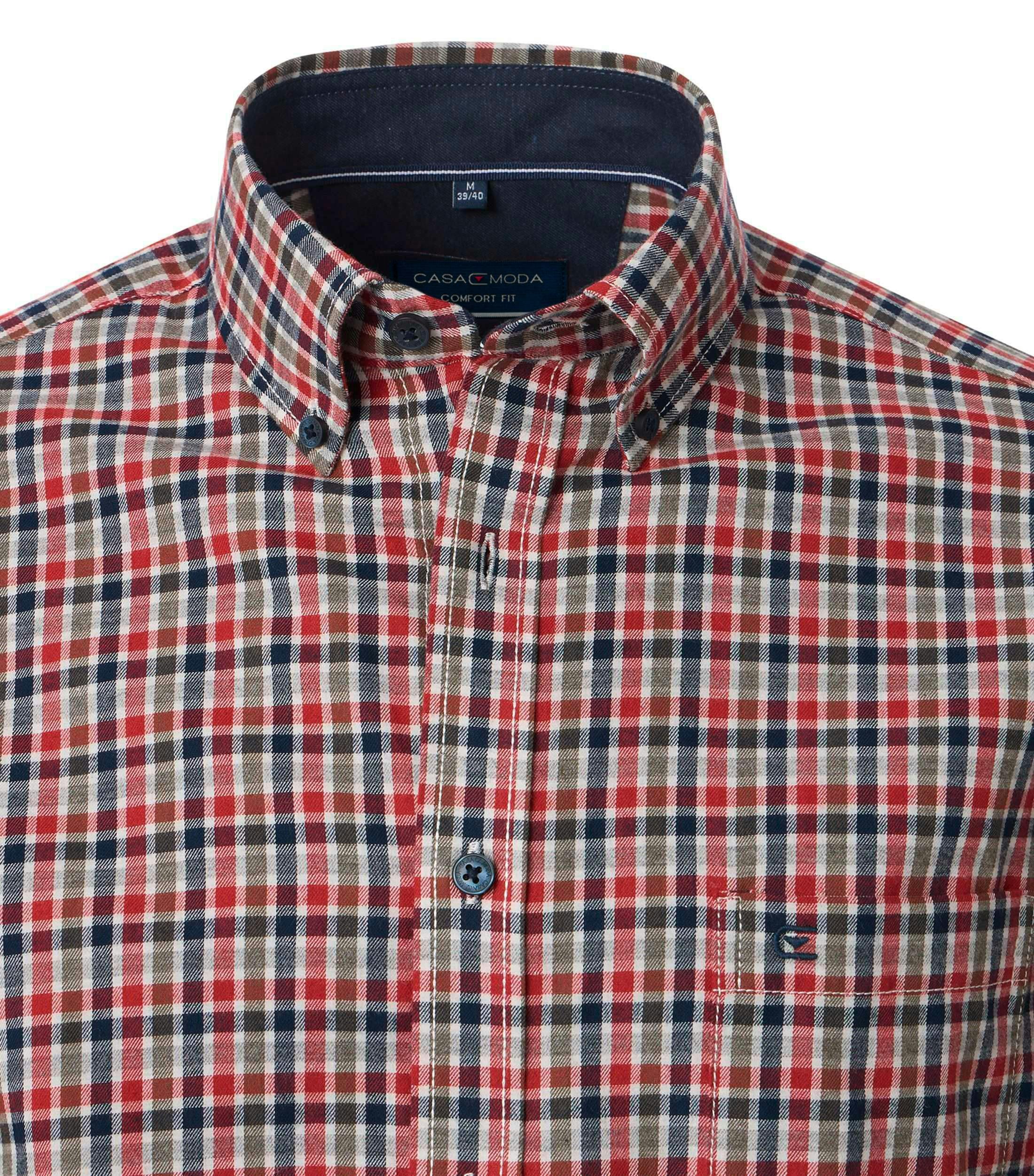 Ein Freizeithemd im kariert Muster in der Farbe Orange