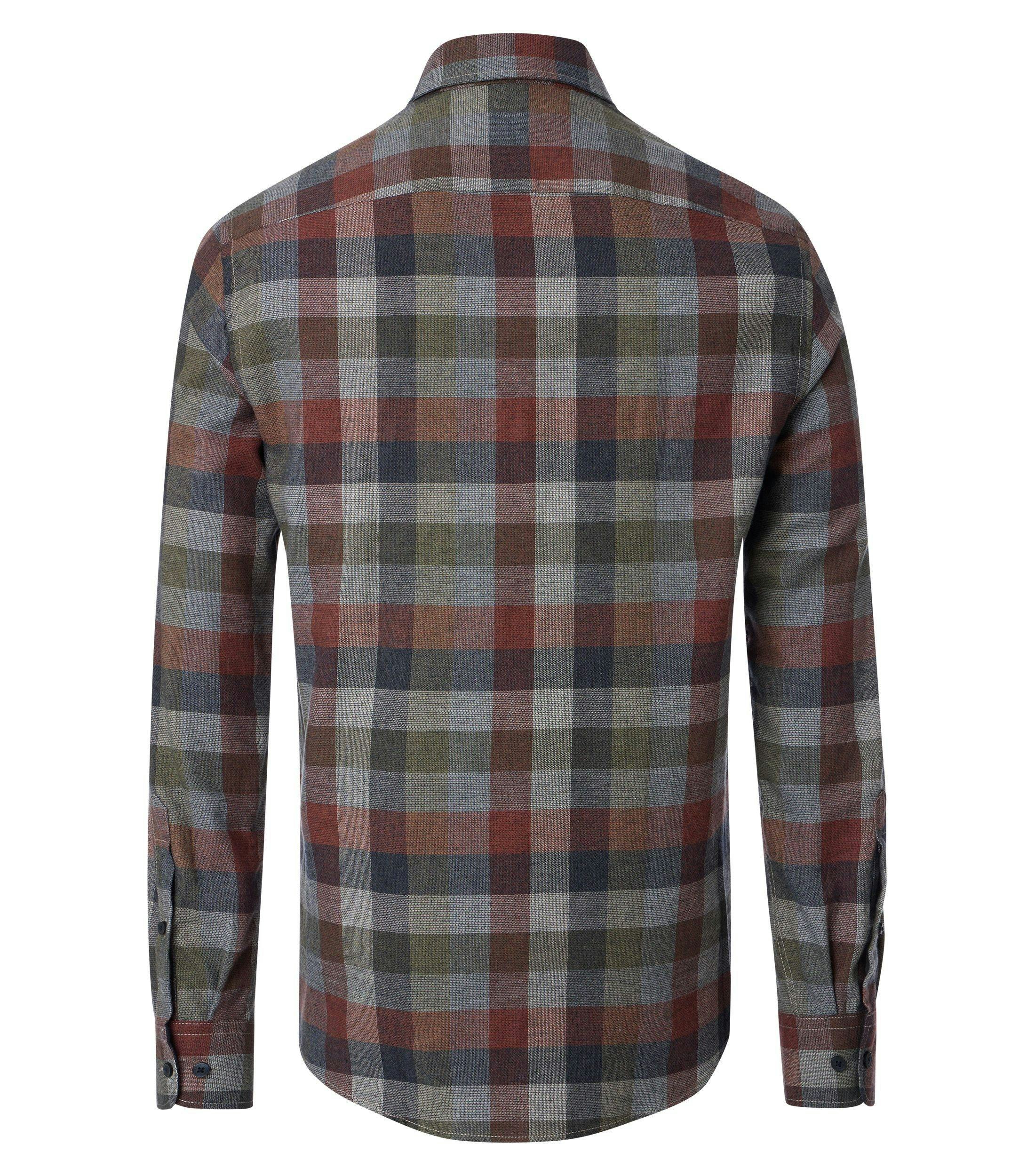 Ein Freizeithemd im kariert Muster in der Farbe Orange