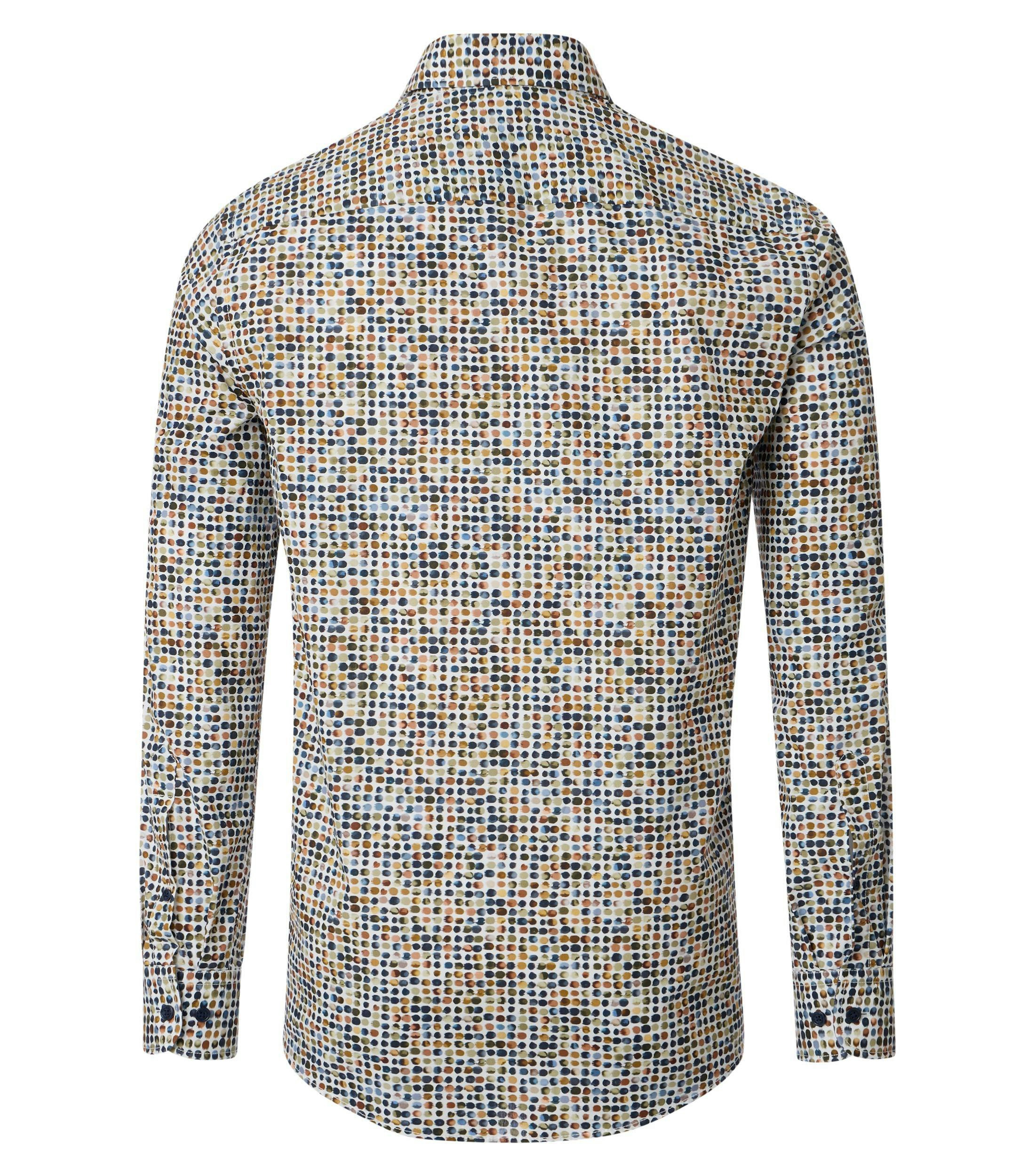 Das Model trägt ein Freizeithemd im Print Muster in der Farbe Grün