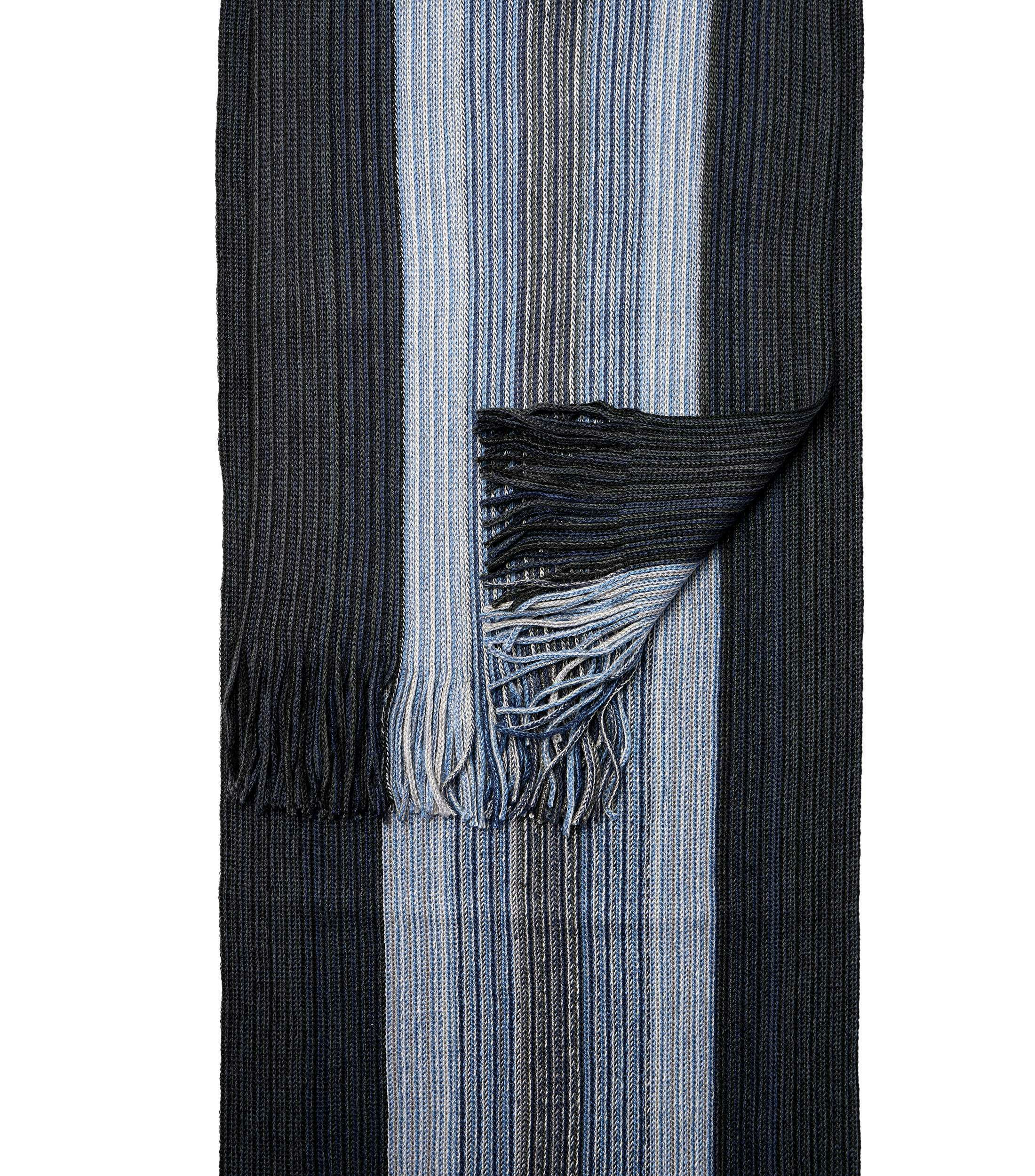 Blau(105)