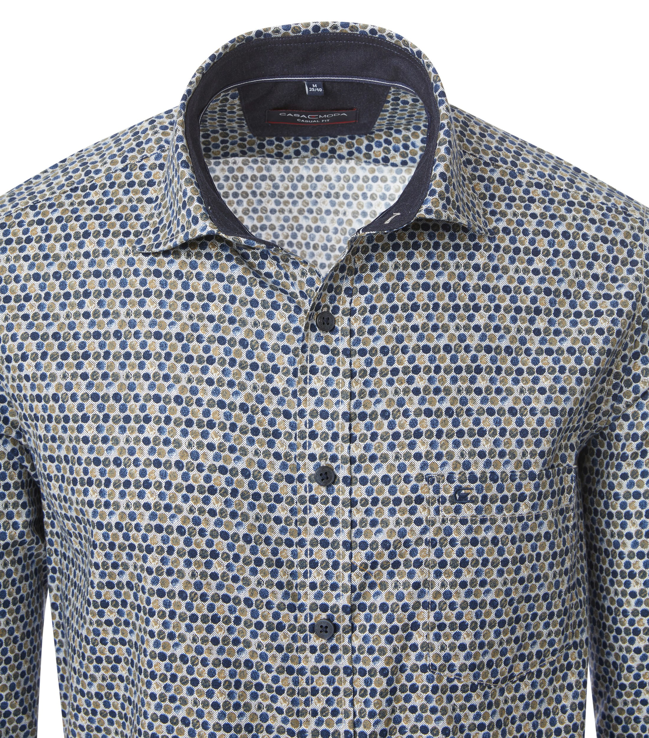Ein Freizeithemd im Print Muster in der Farbe Blau