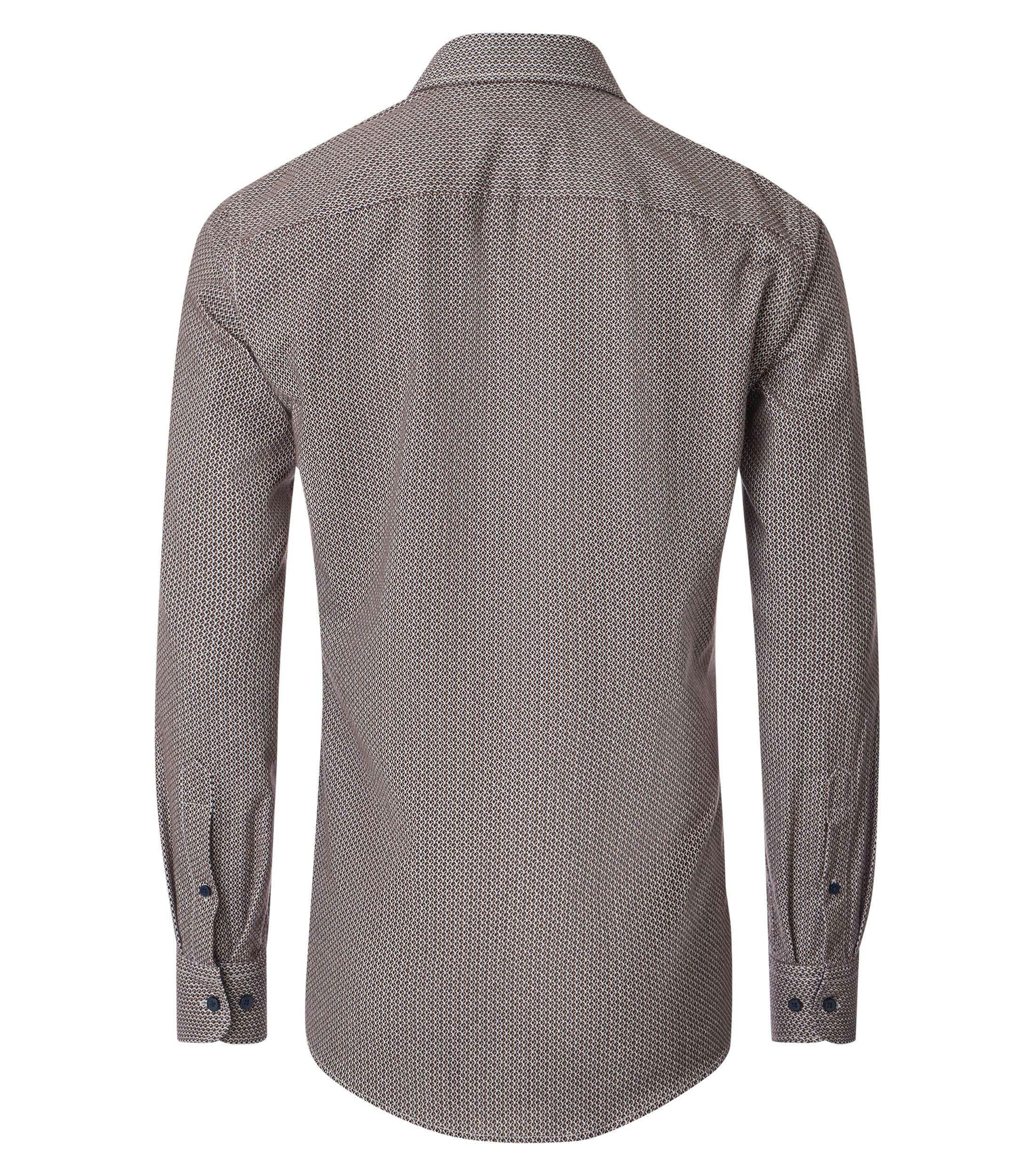 Ein Freizeithemd im Print Muster in der Farbe Braun