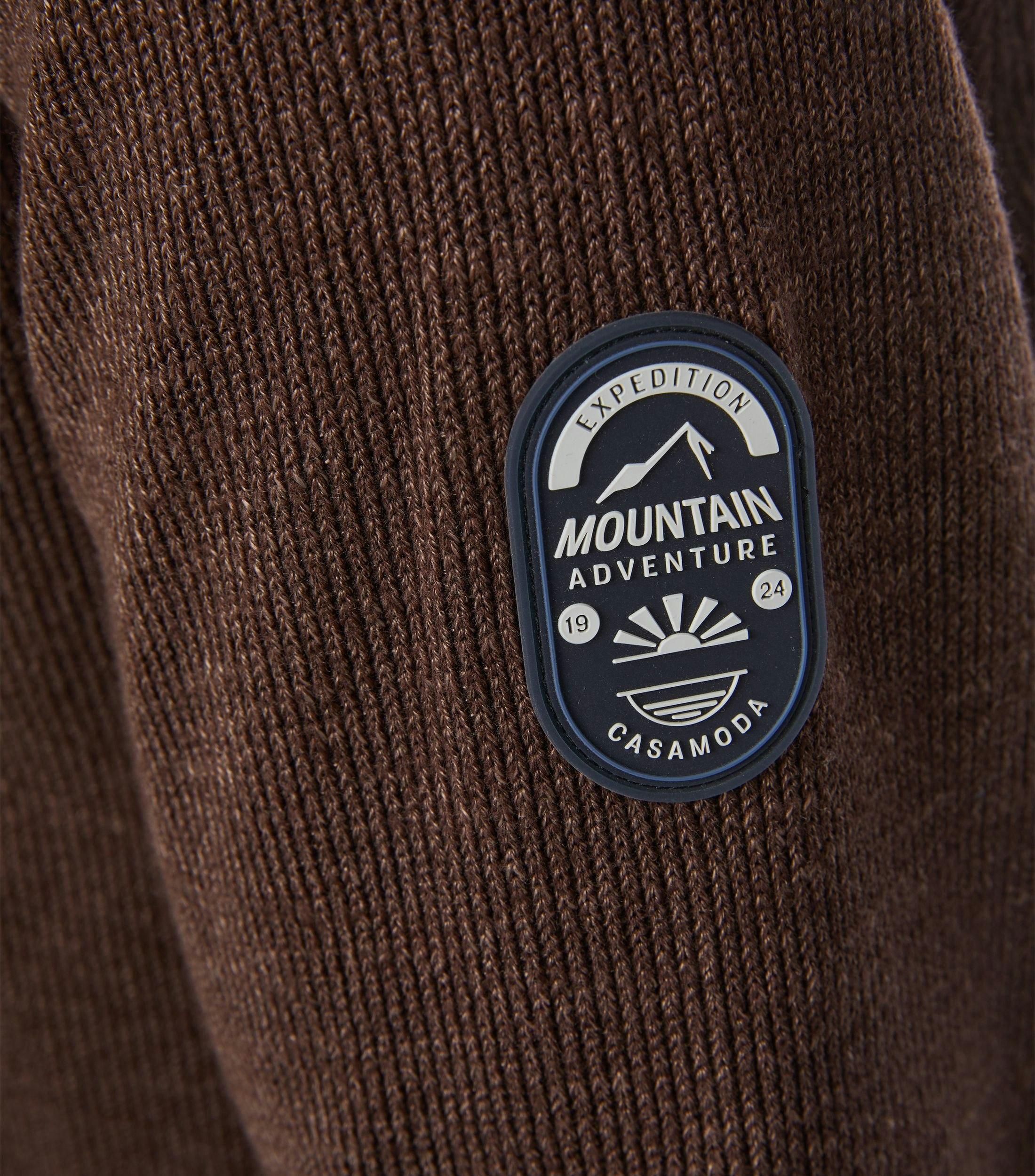 Ein Sweatshirt im uni Muster in der Farbe Braun