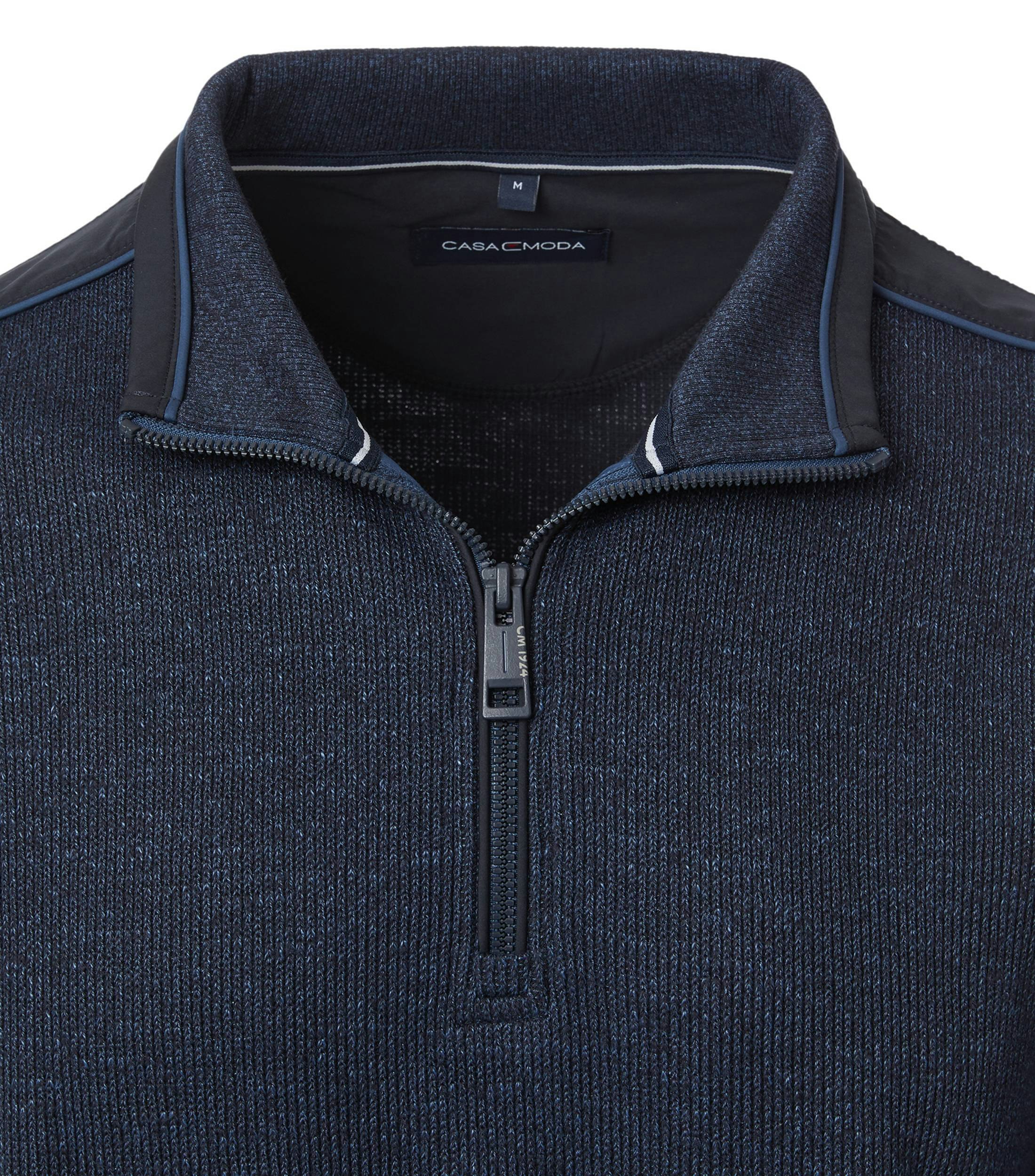 Ein Sweatshirt im uni Muster in der Farbe Dunkelblau