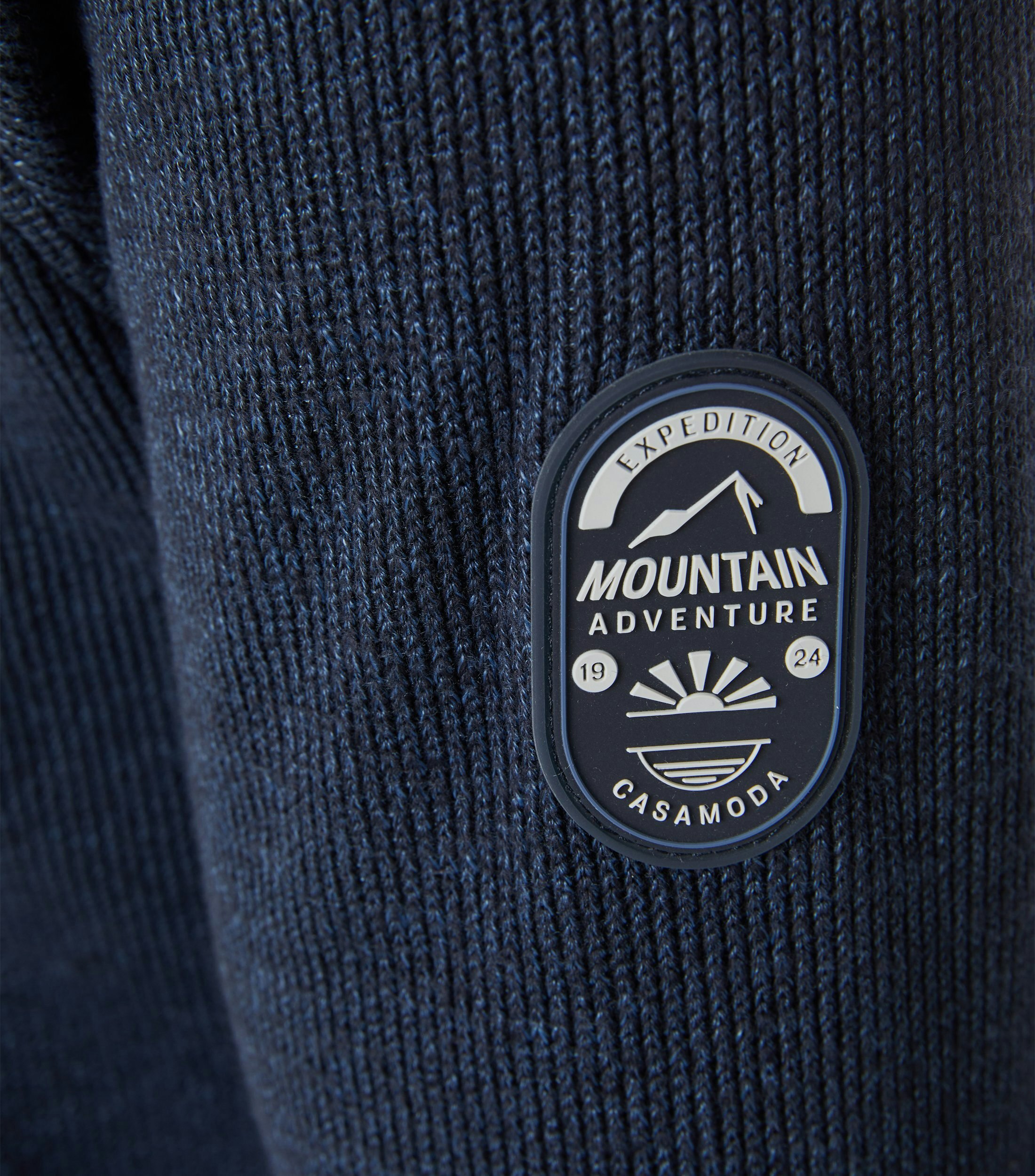 Ein Sweatshirt im uni Muster in der Farbe Dunkelblau