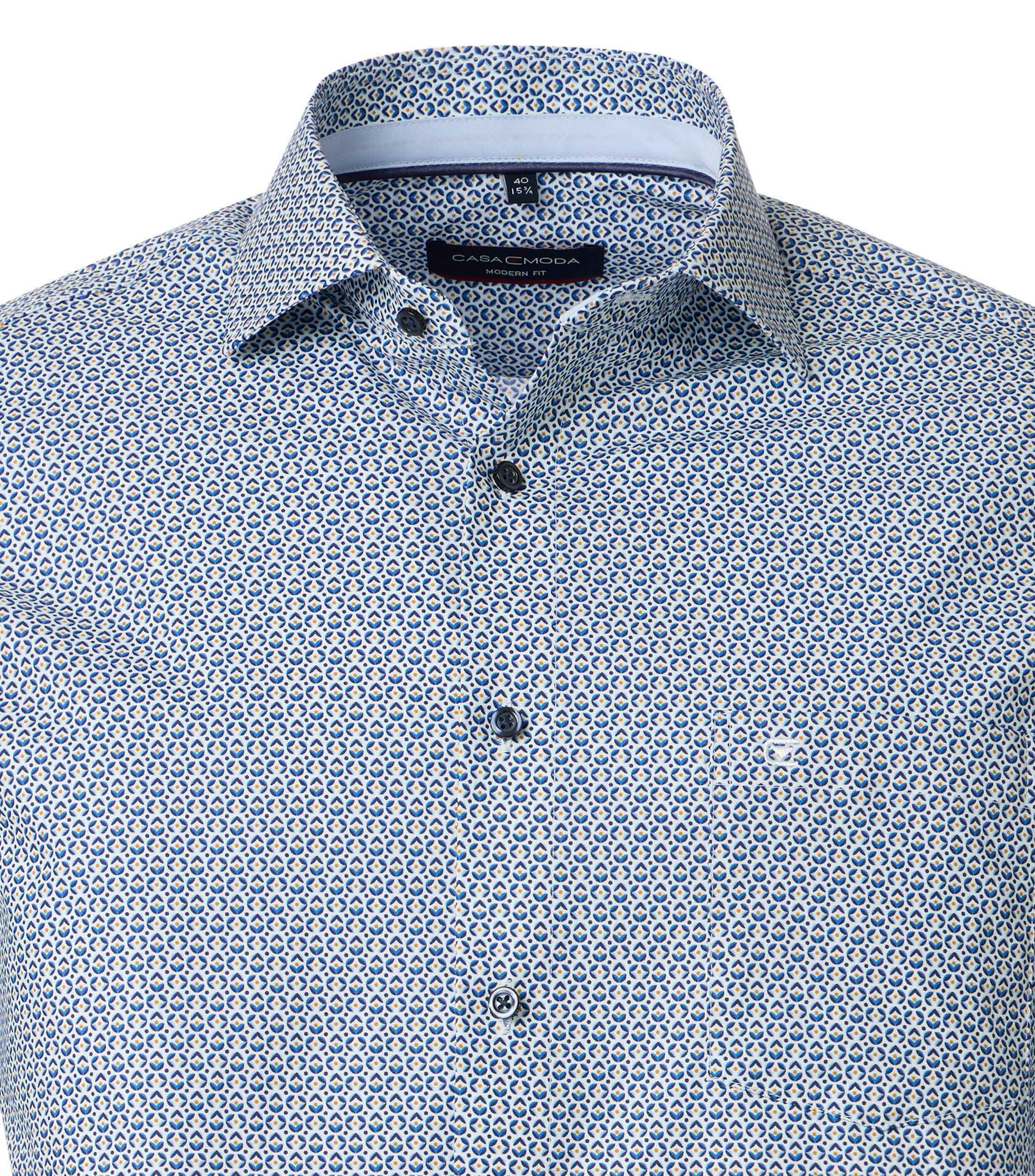 Ein Businesshemd im Print Muster in der Farbe Blau