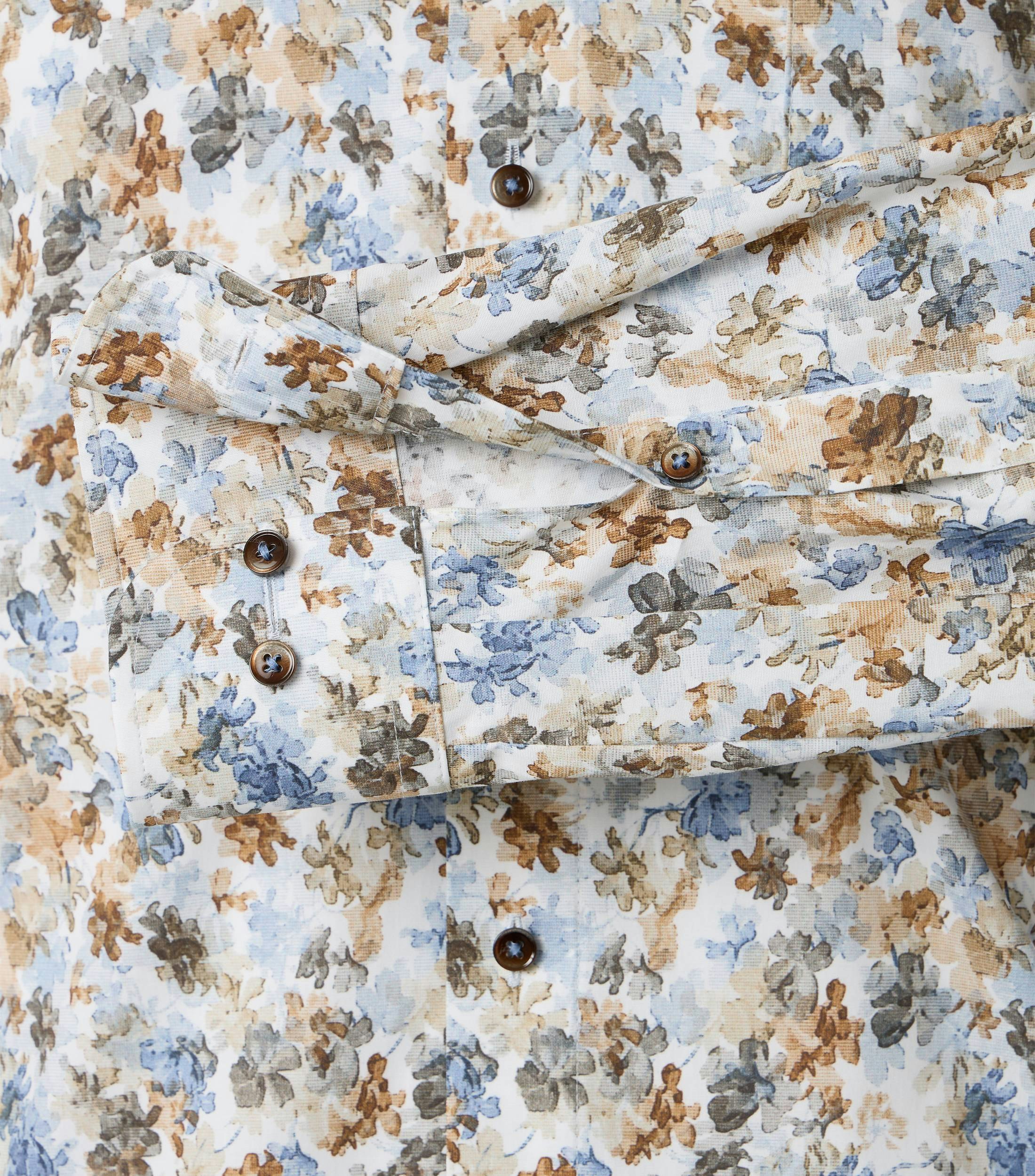 Ein Businesshemd im Print Muster in der Farbe Braun