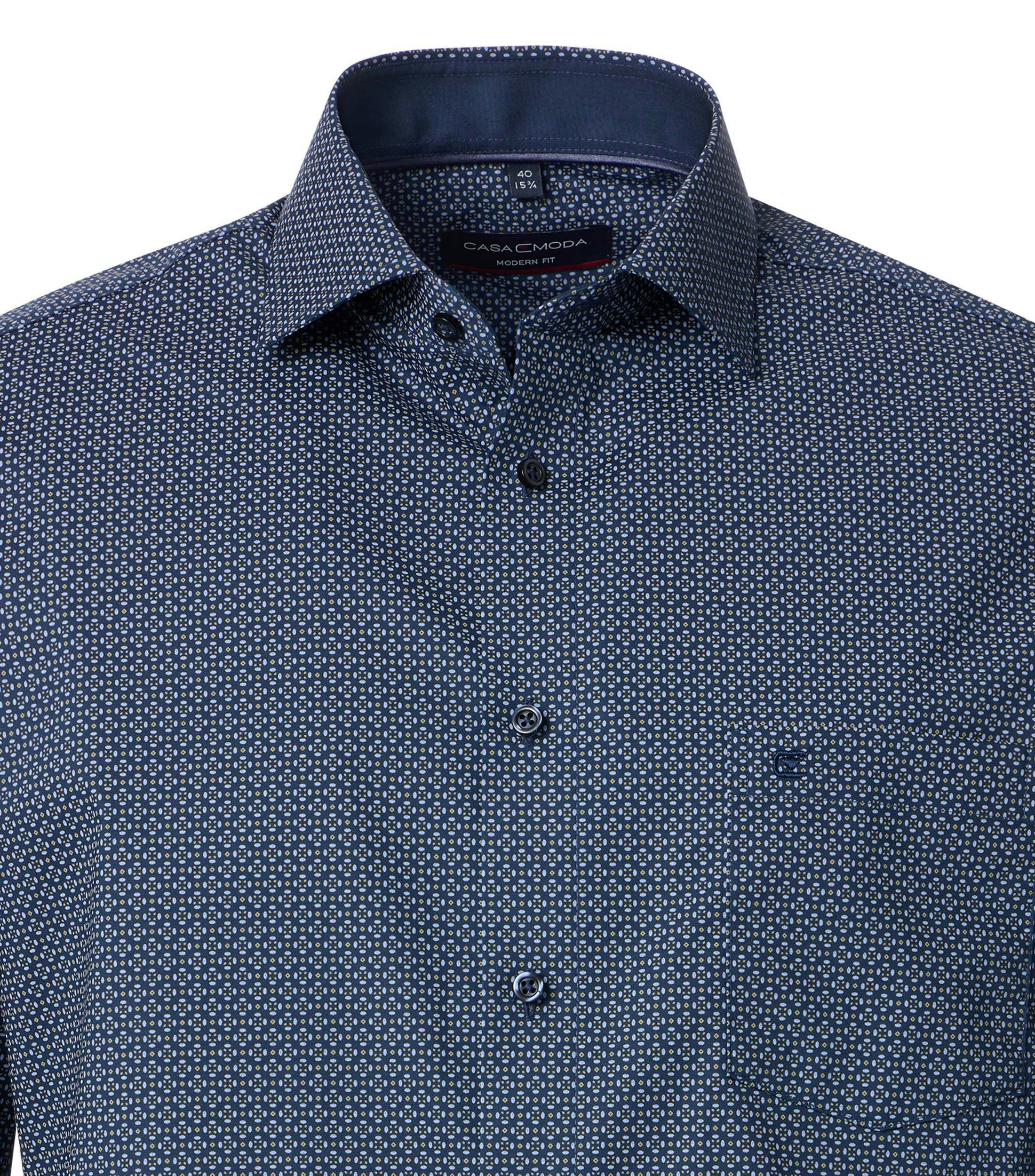 Ein Businesshemd im Print Muster in der Farbe Blau