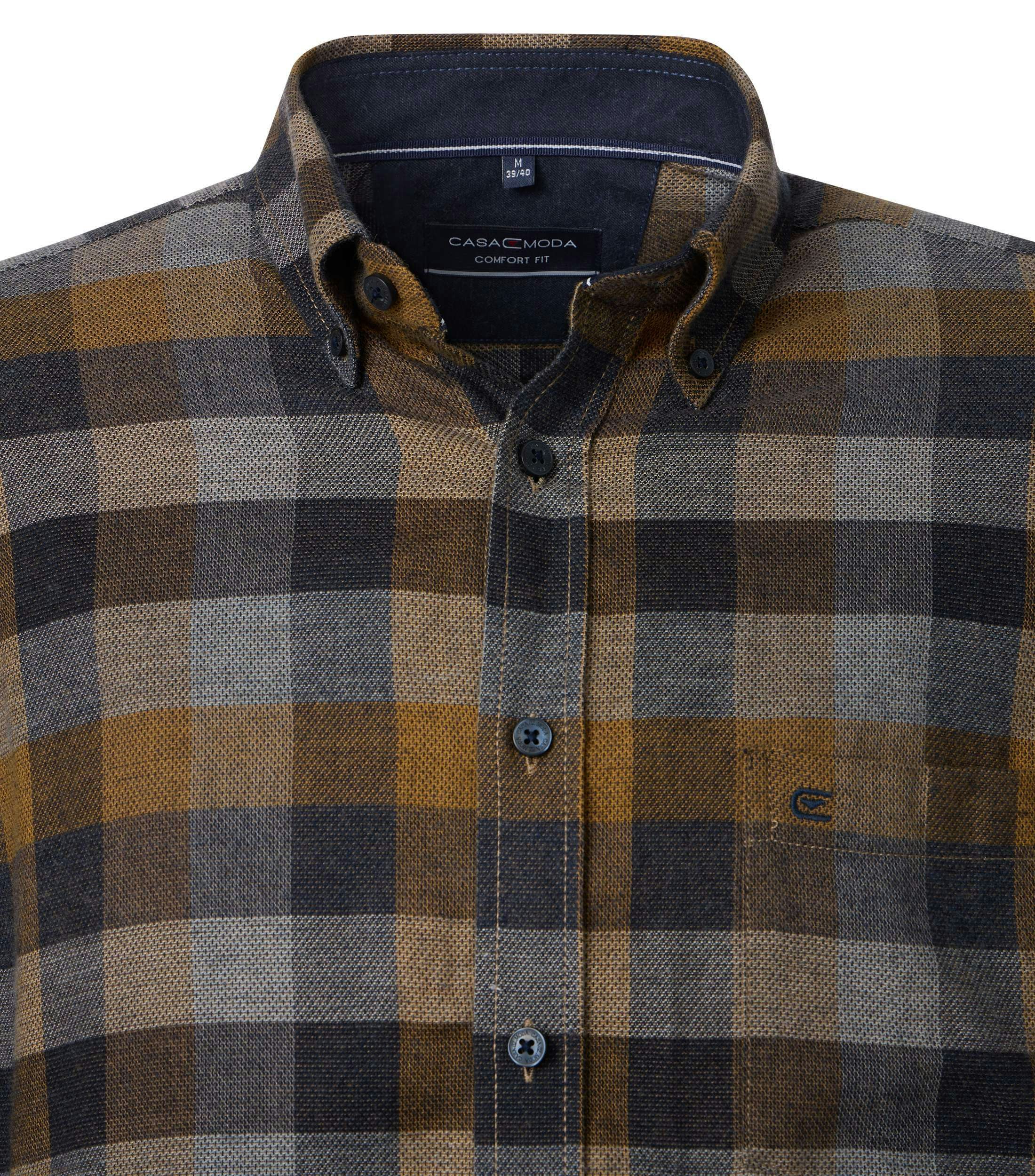 Ein Freizeithemd im kariert Muster in der Farbe Gelb