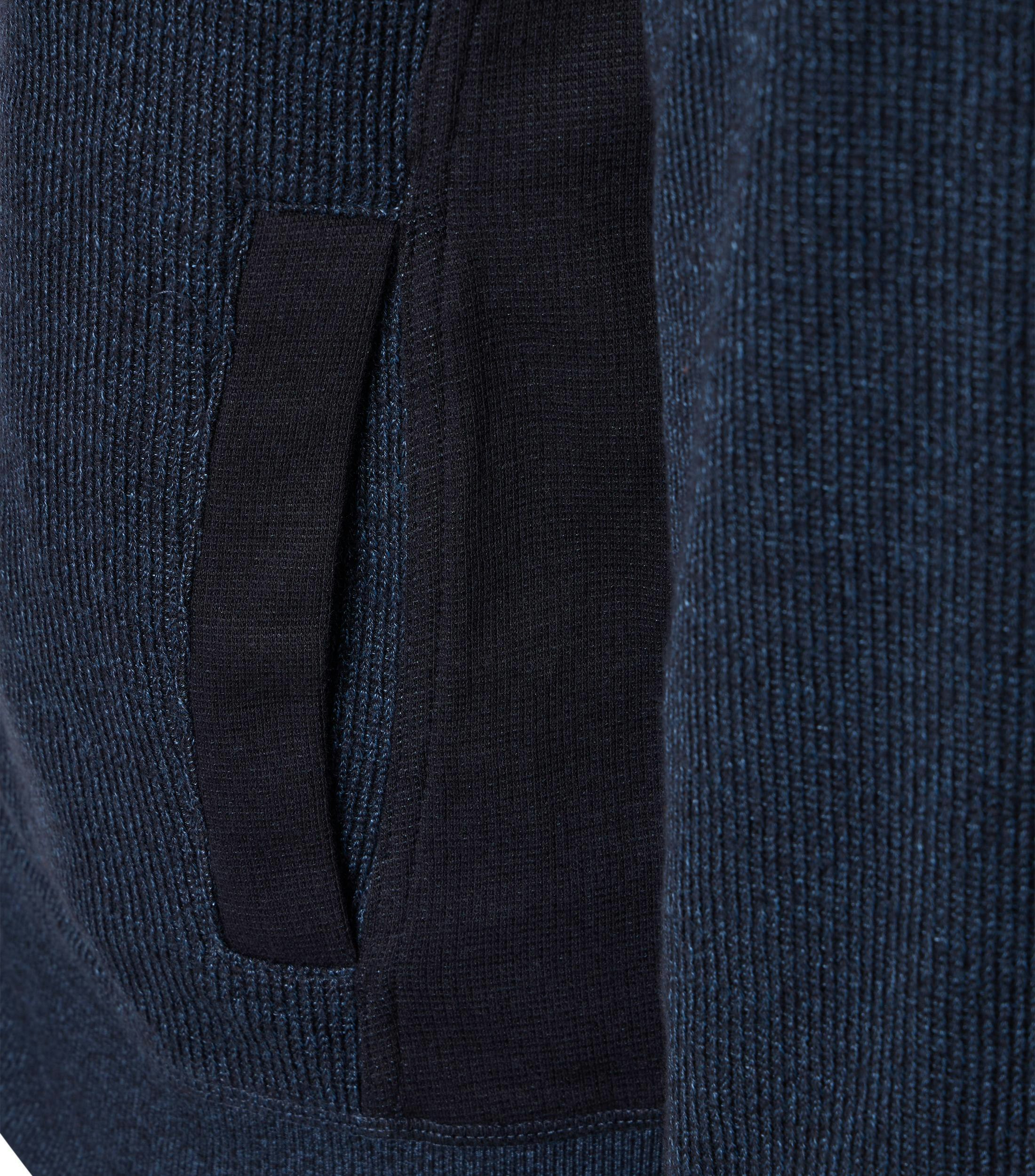 Ein Sweatjacke im uni Muster in der Farbe Dunkelblau