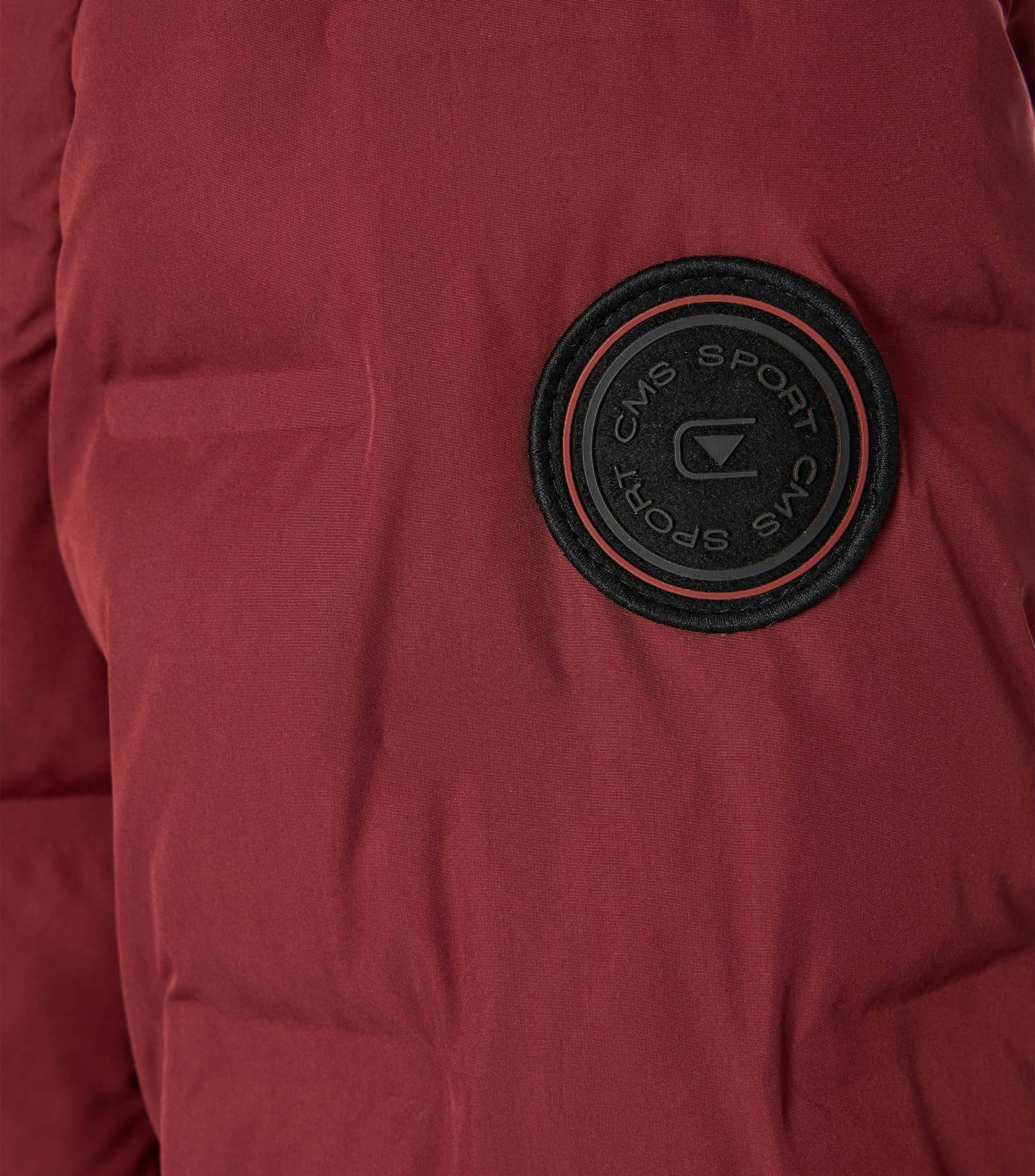 Ein Jacke im uni Muster in der Farbe Rot