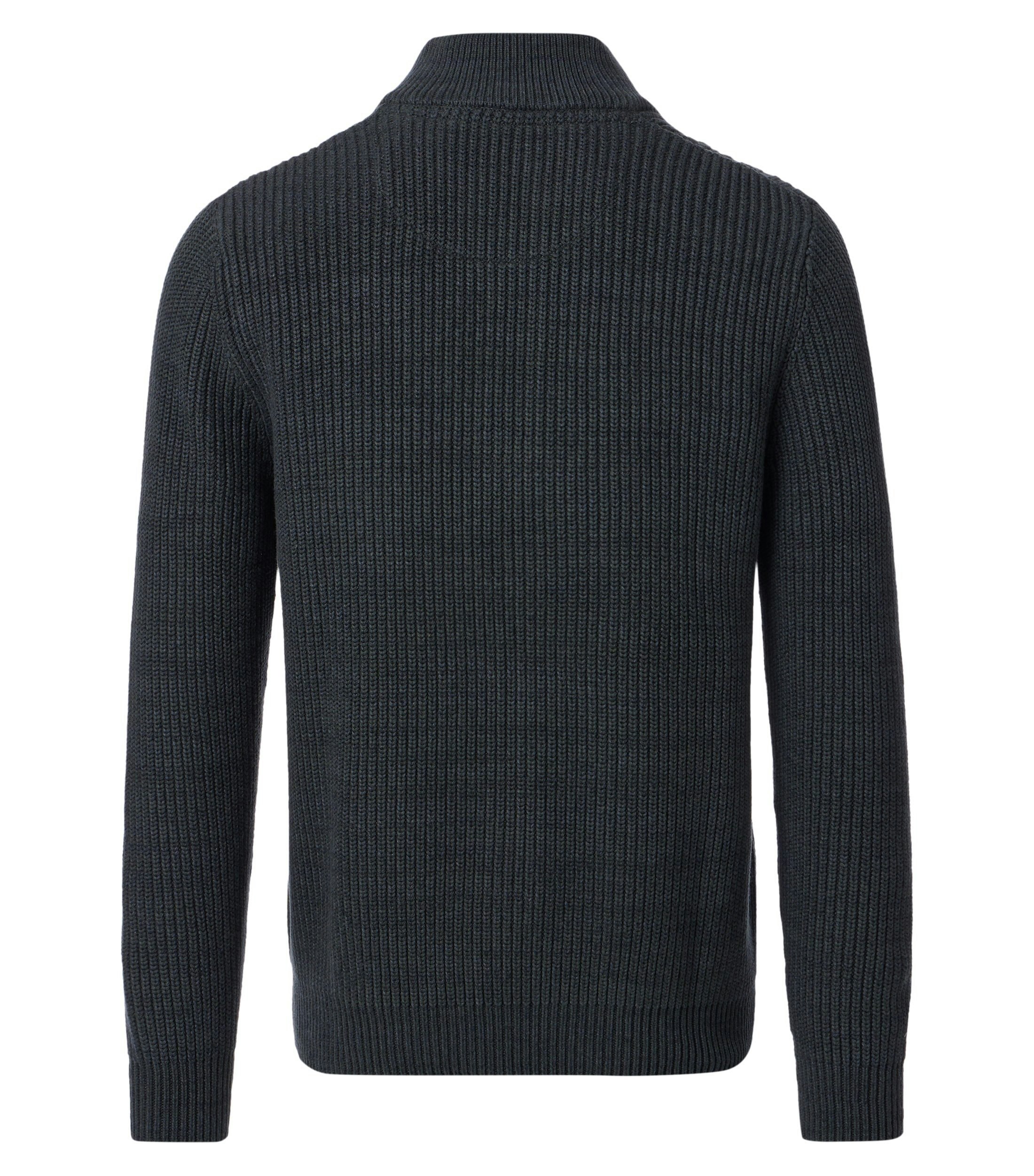 Ein Pullover im uni Muster in der Farbe Grün