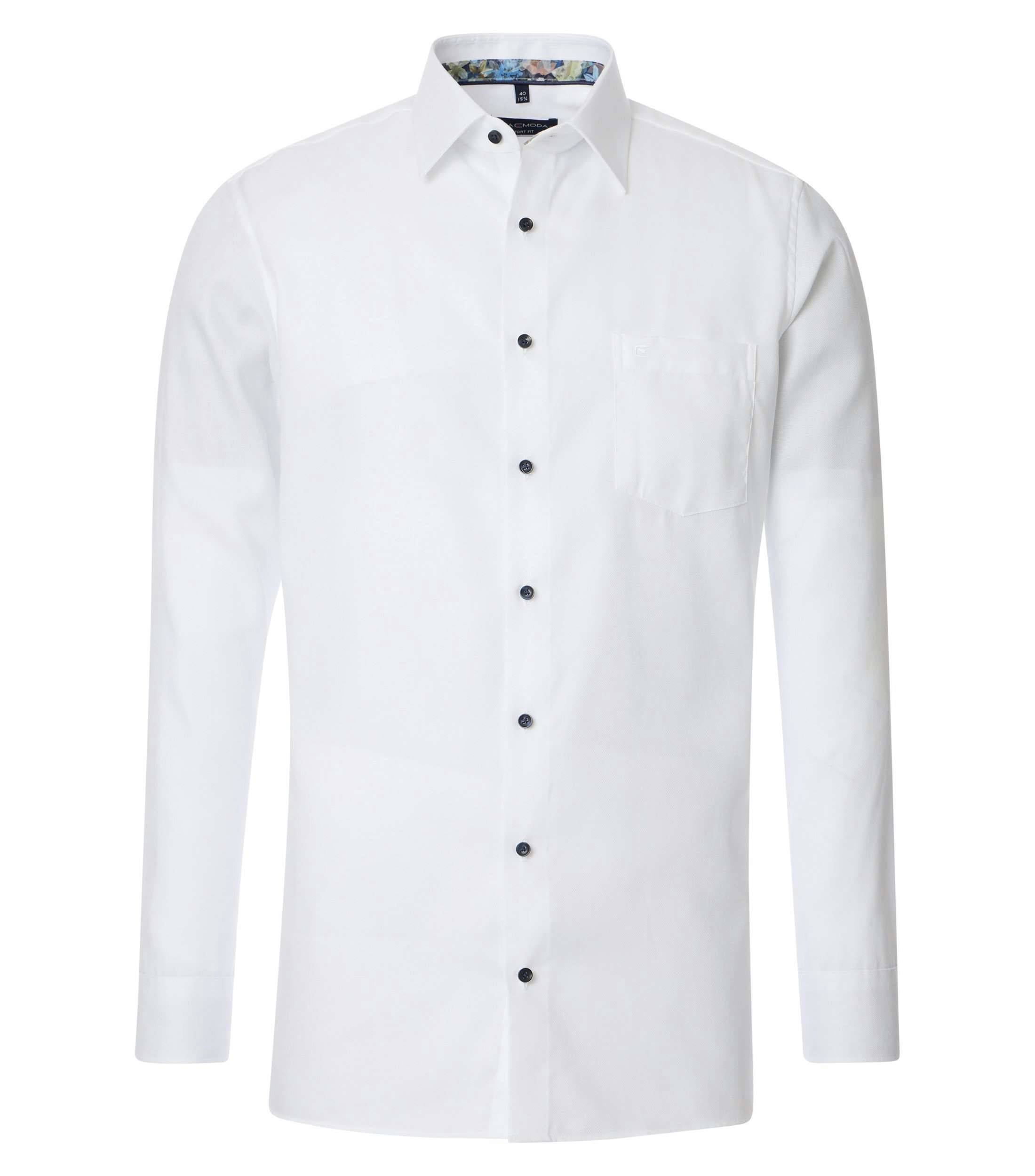 Ein Businesshemd im uni Muster in der Farbe Weiß